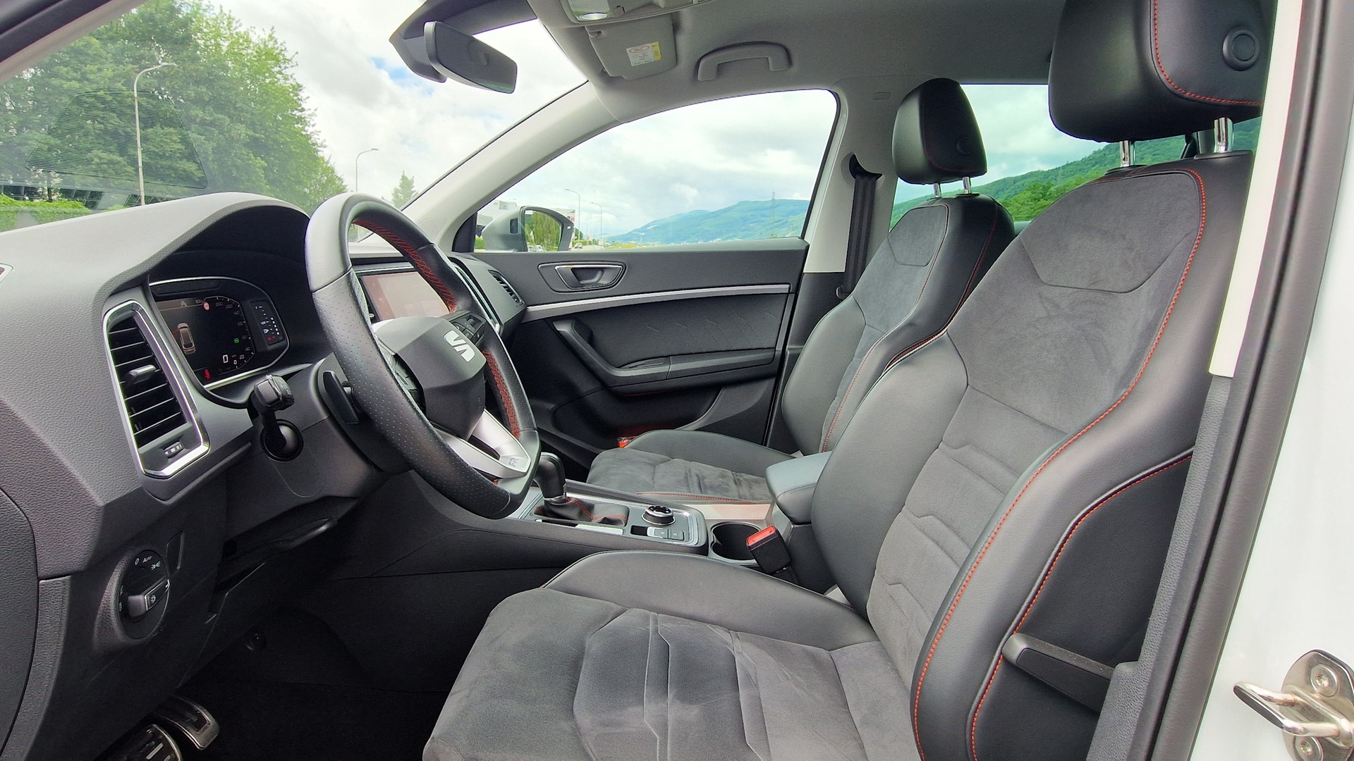 SEAT Ateca 2.0 TDI CR Hola FR DSG 4Drive-image-5