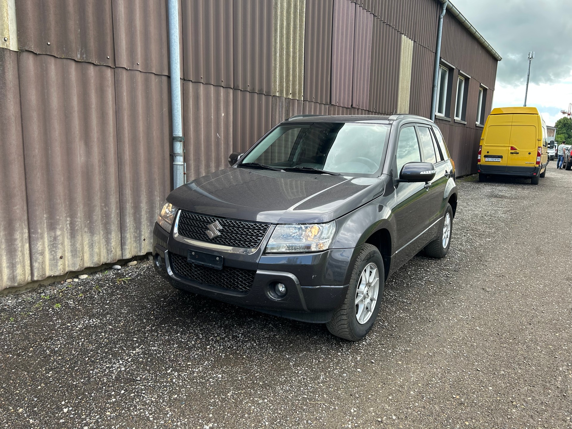 SUZUKI Grand Vitara 2.4 16V GL Top Automatic Frisch ab MFK-image-2