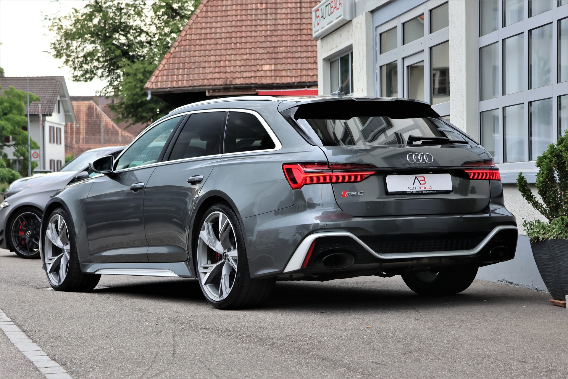 AUDI RS6 Avant 4.0 TFSI V8 quattro "VOLLAUSSTATTUNG"-showroom-element-2
