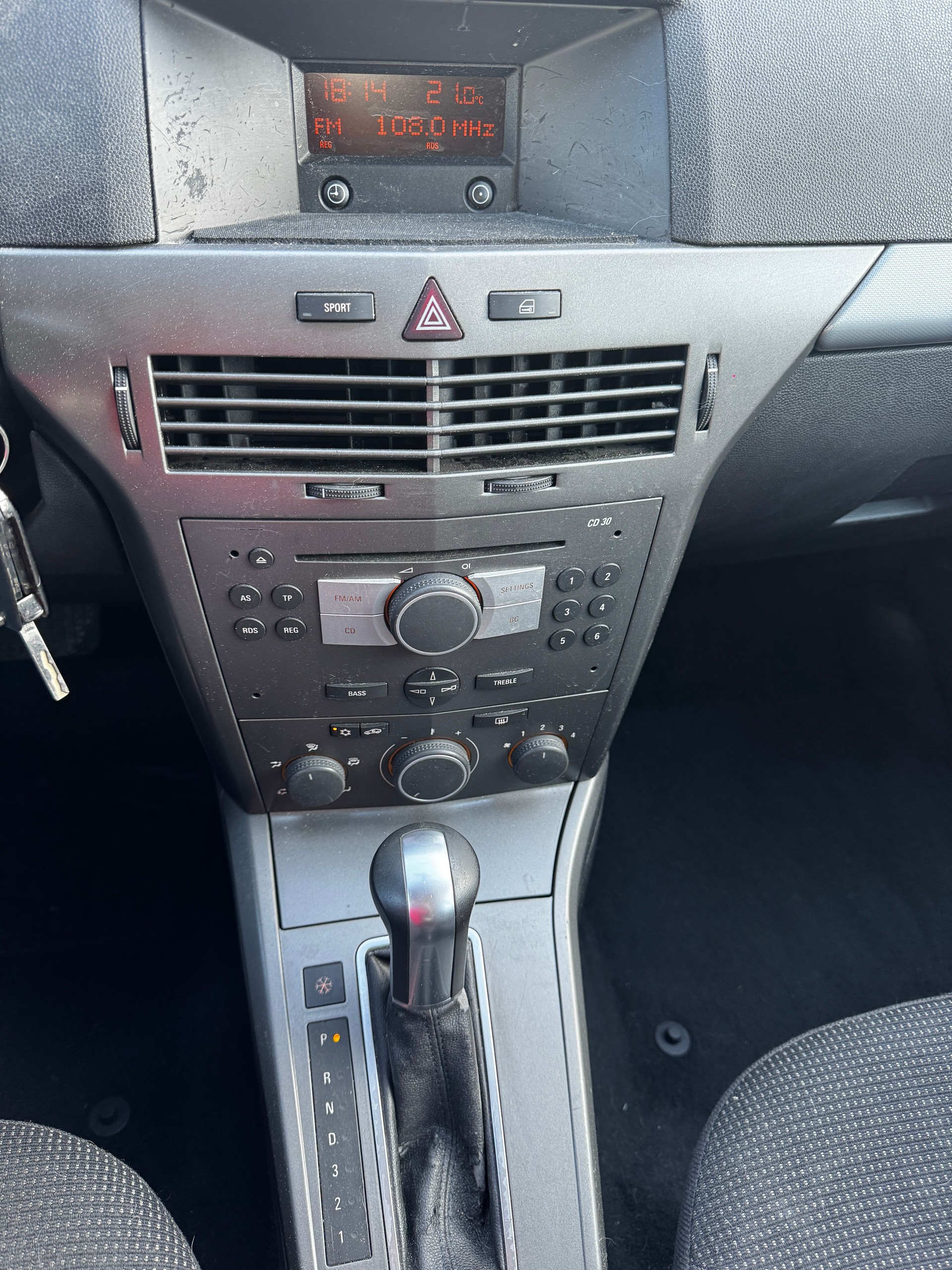OPEL Astra 1.8i 16V Automatik-image-9