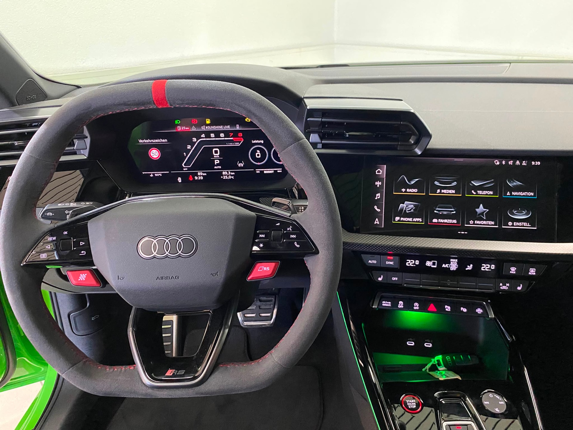 AUDI RS3 Limousine 2.5 TSI quattro S-tronic-image-6