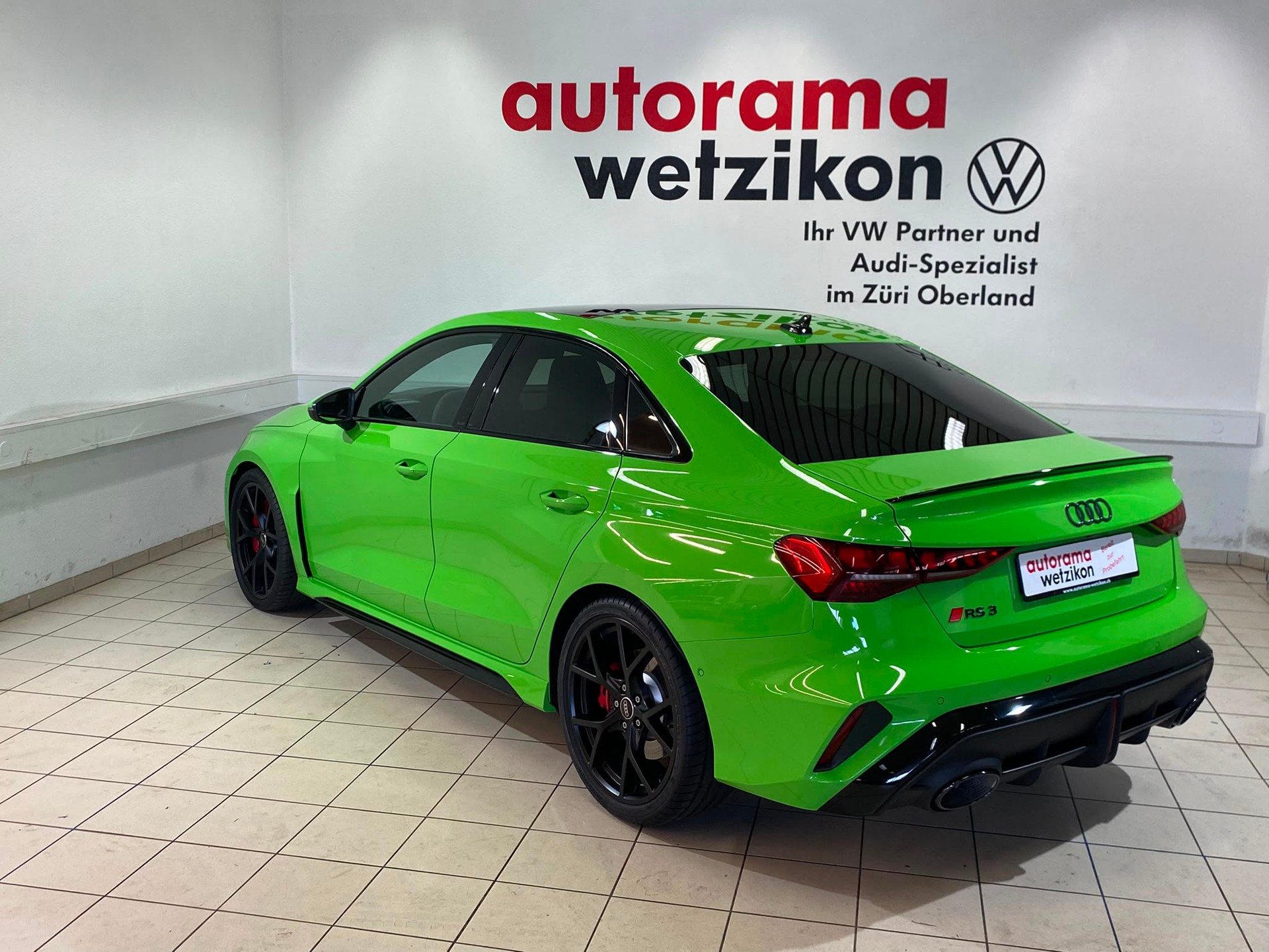 AUDI RS3 Limousine 2.5 TSI quattro S-tronic-showroom-element-2