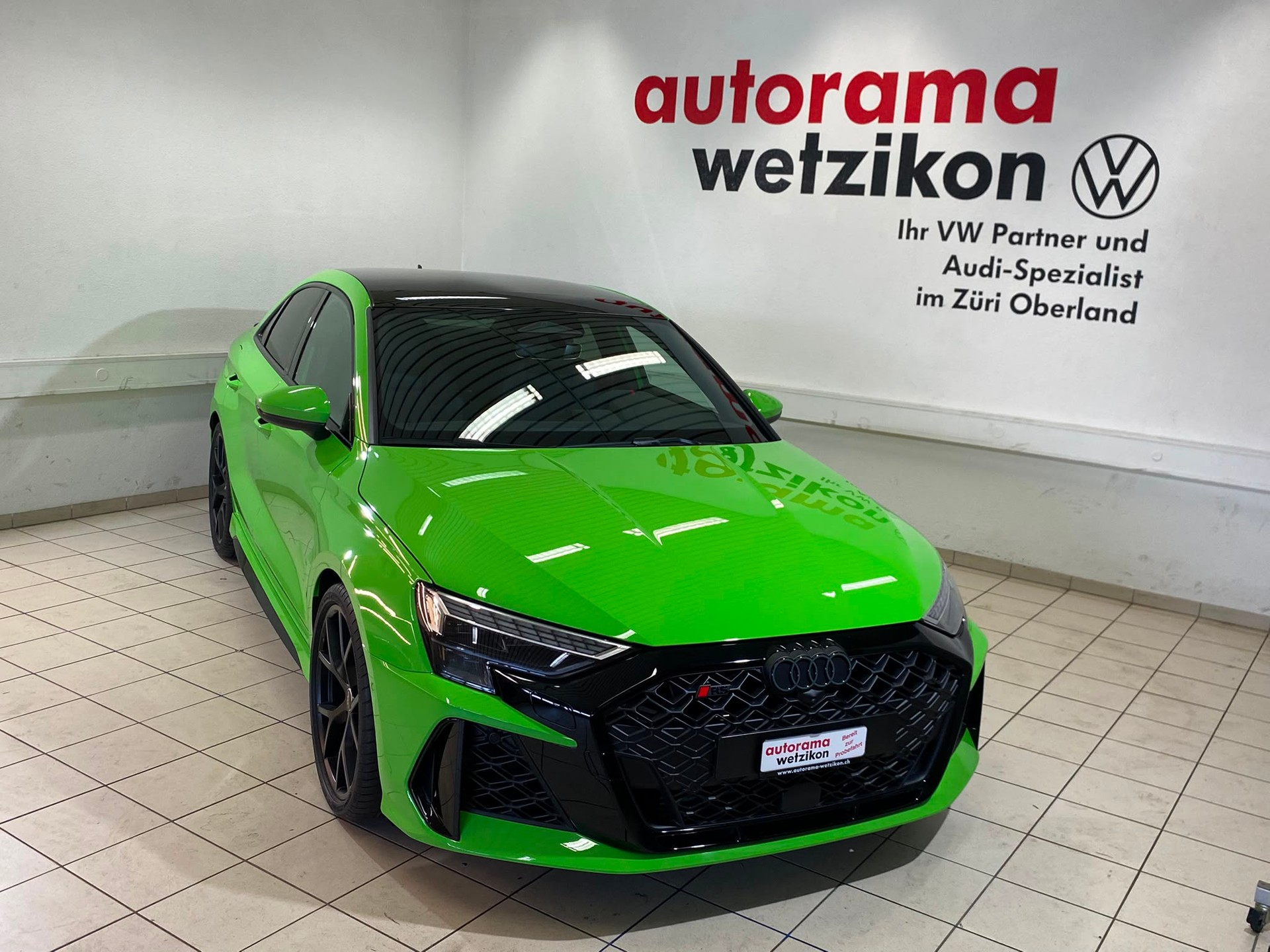 AUDI RS3 Limousine 2.5 TSI quattro S-tronic-showroom-element-1