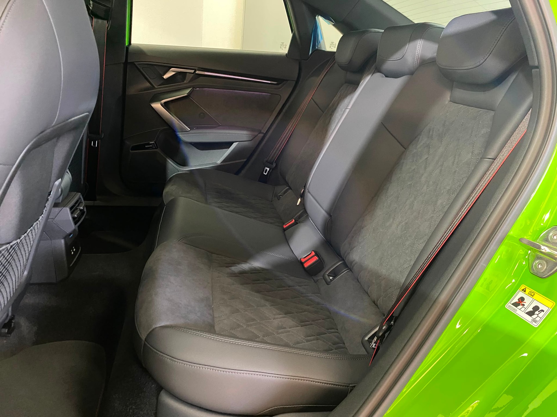AUDI RS3 Limousine 2.5 TSI quattro S-tronic-image-9