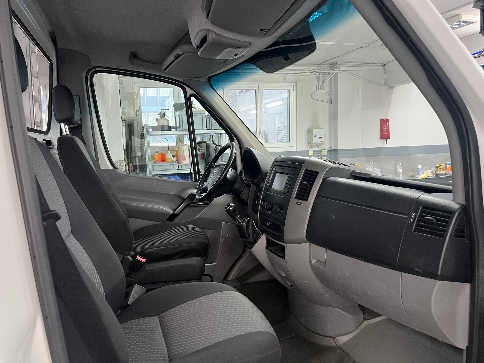 VW Crafter 35 2.0 TDI Entry-image-5