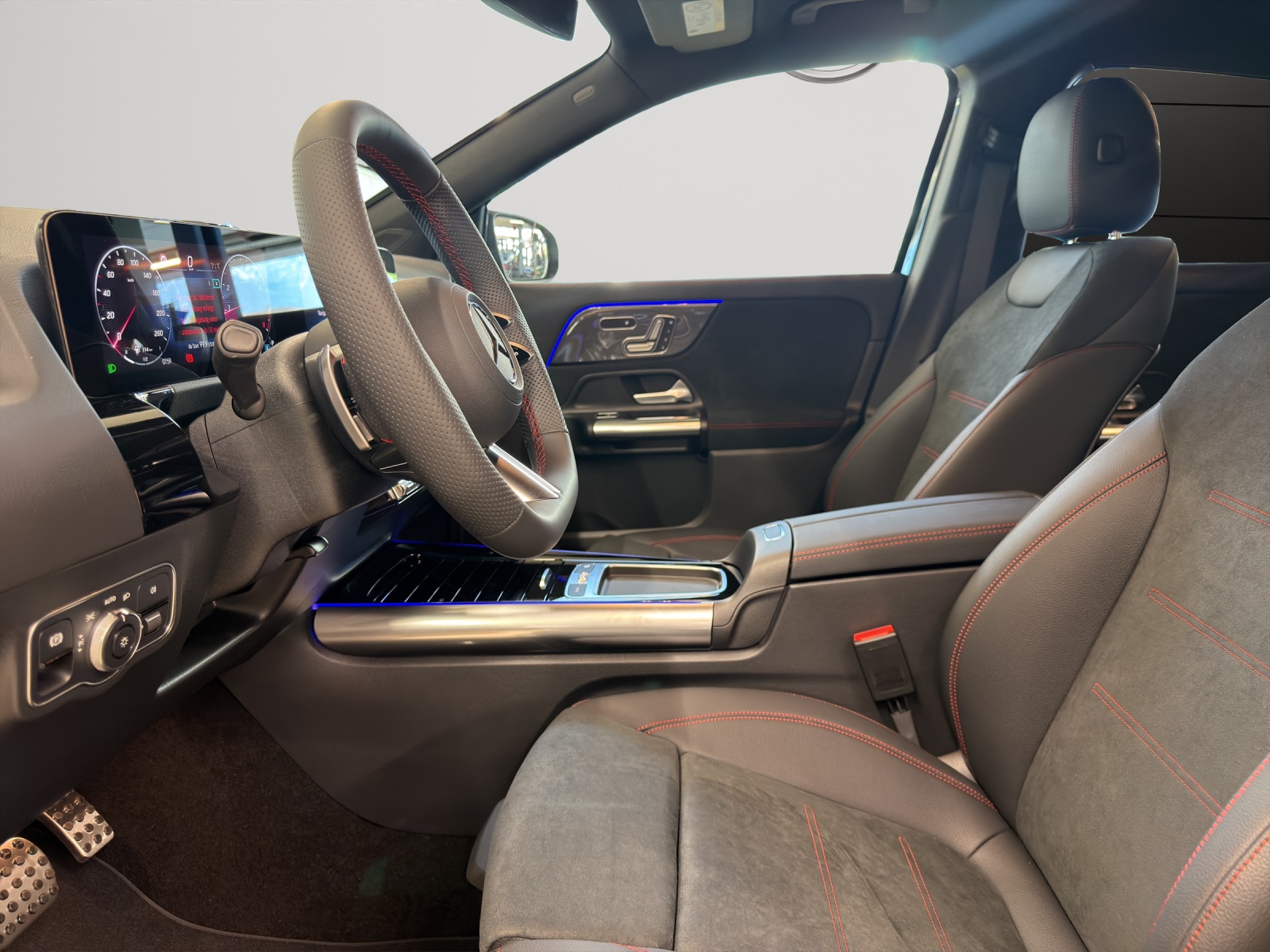 MERCEDES-BENZ GLA 220 4Matic 8G-DCT-image-7