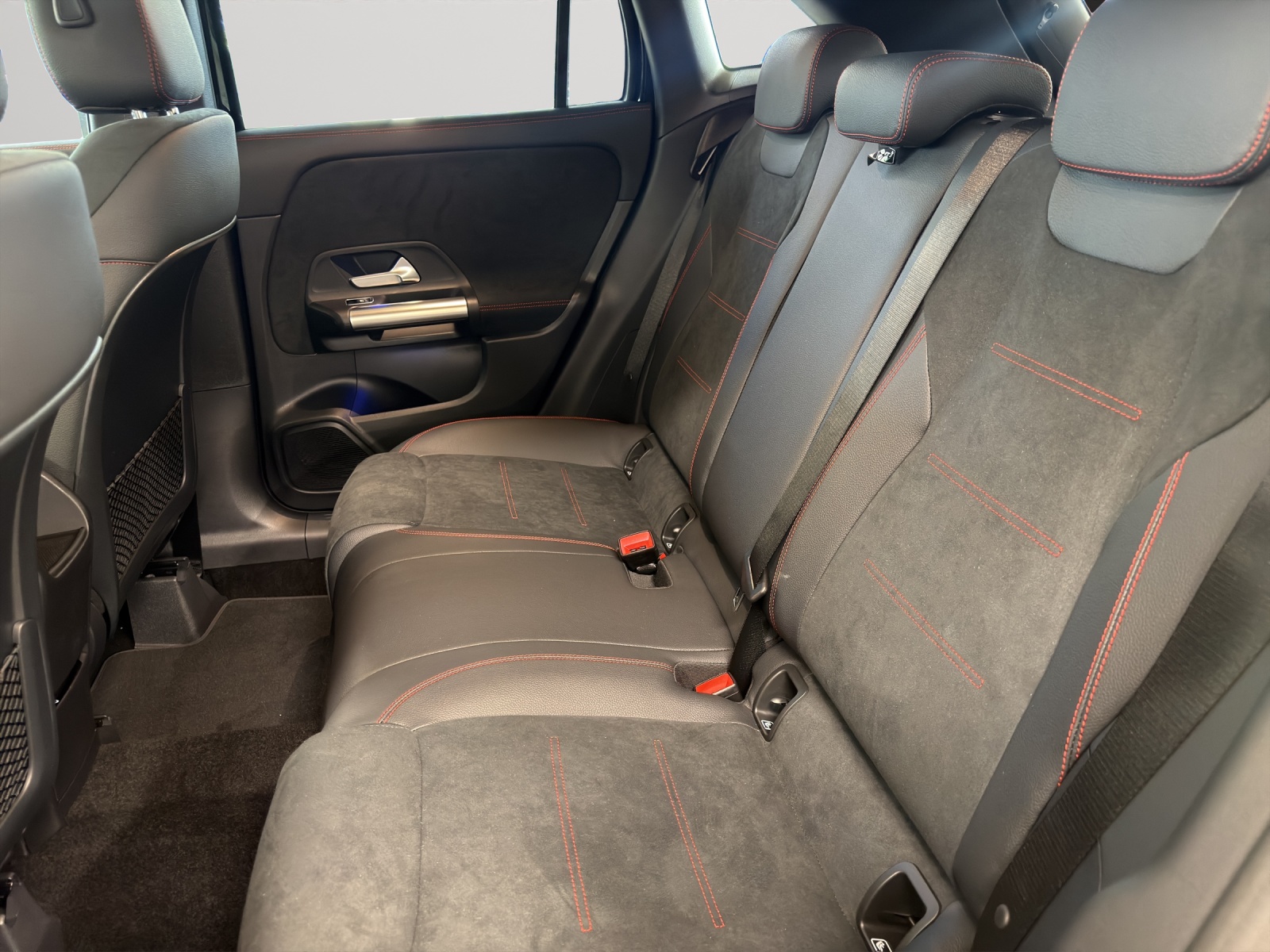 MERCEDES-BENZ GLA 220 4Matic 8G-DCT-image-13