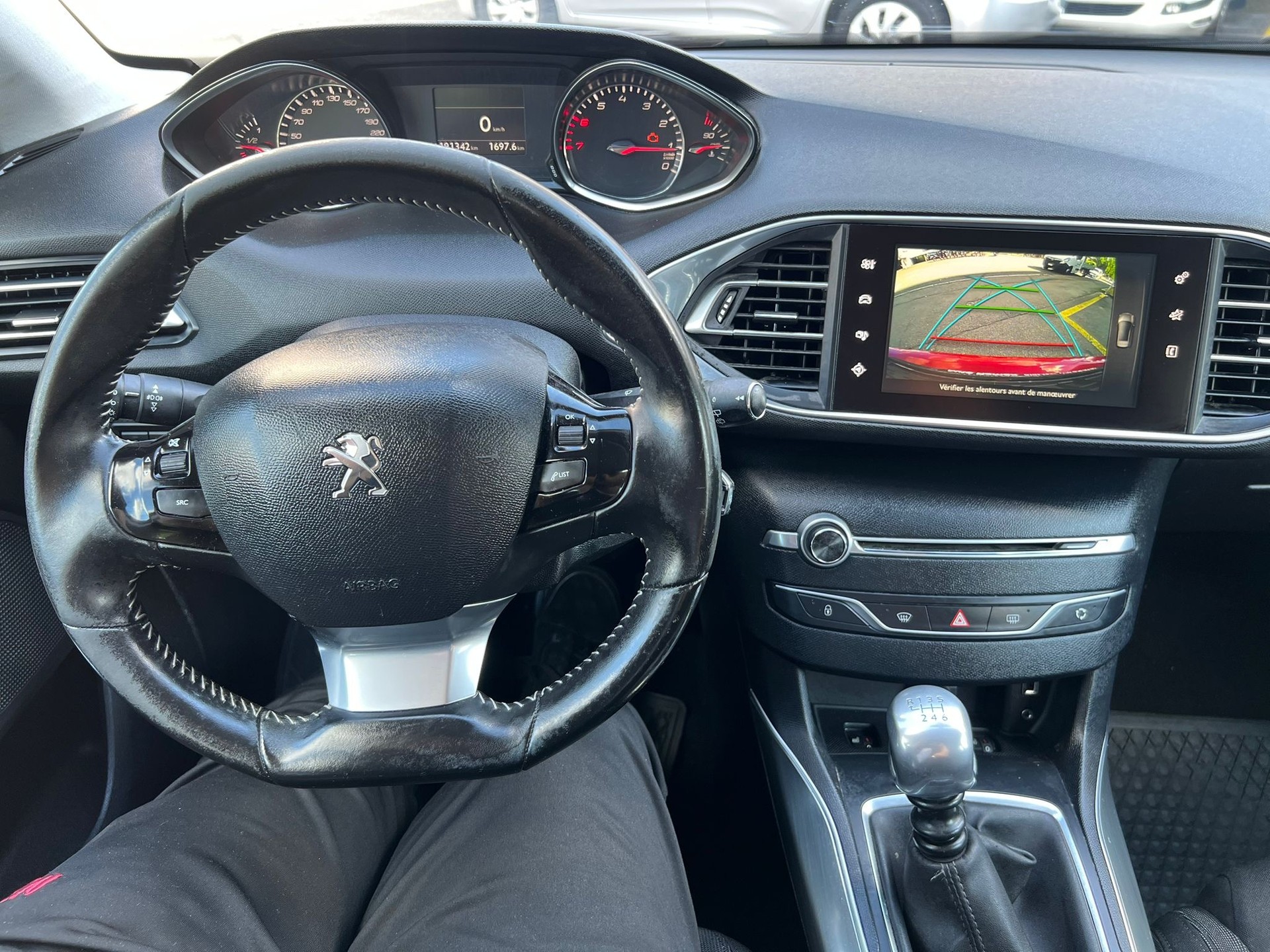 PEUGEOT 308 SW 1.2 THP Active-image-6
