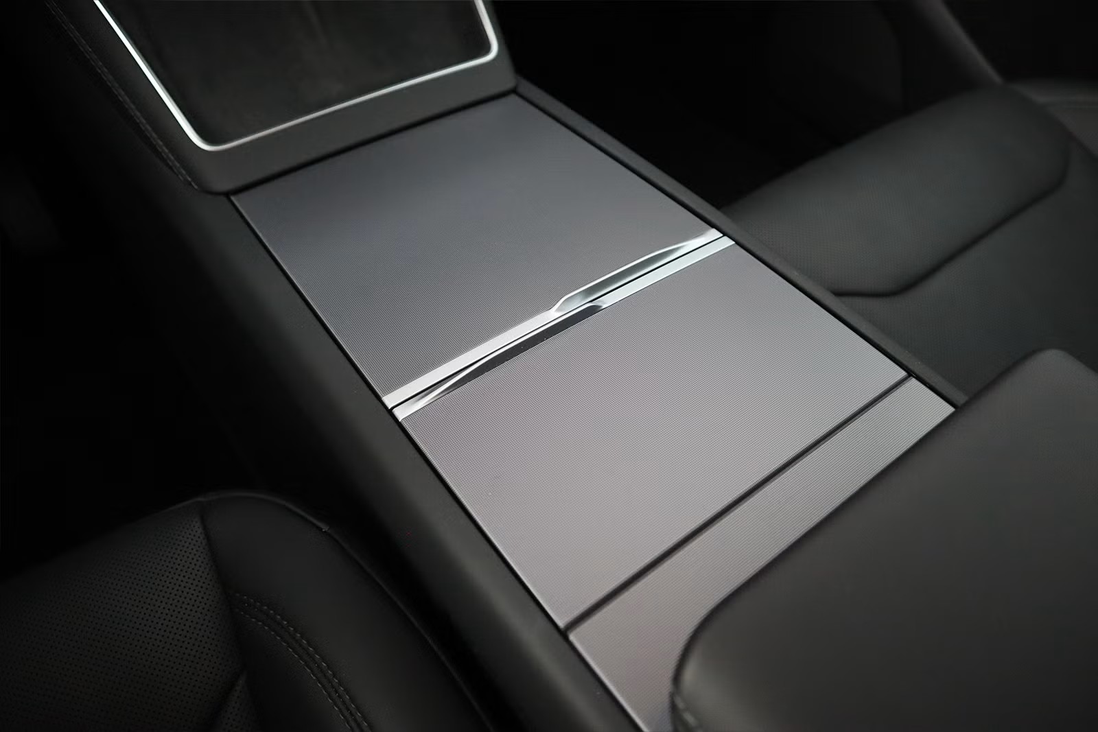 TESLA Model Y Long Range AWD Stealth Grey-image-16