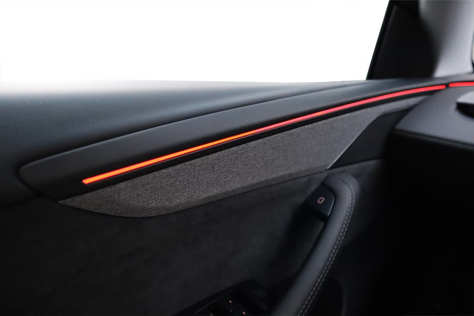 TESLA Model Y Long Range AWD Stealth Grey-image-12