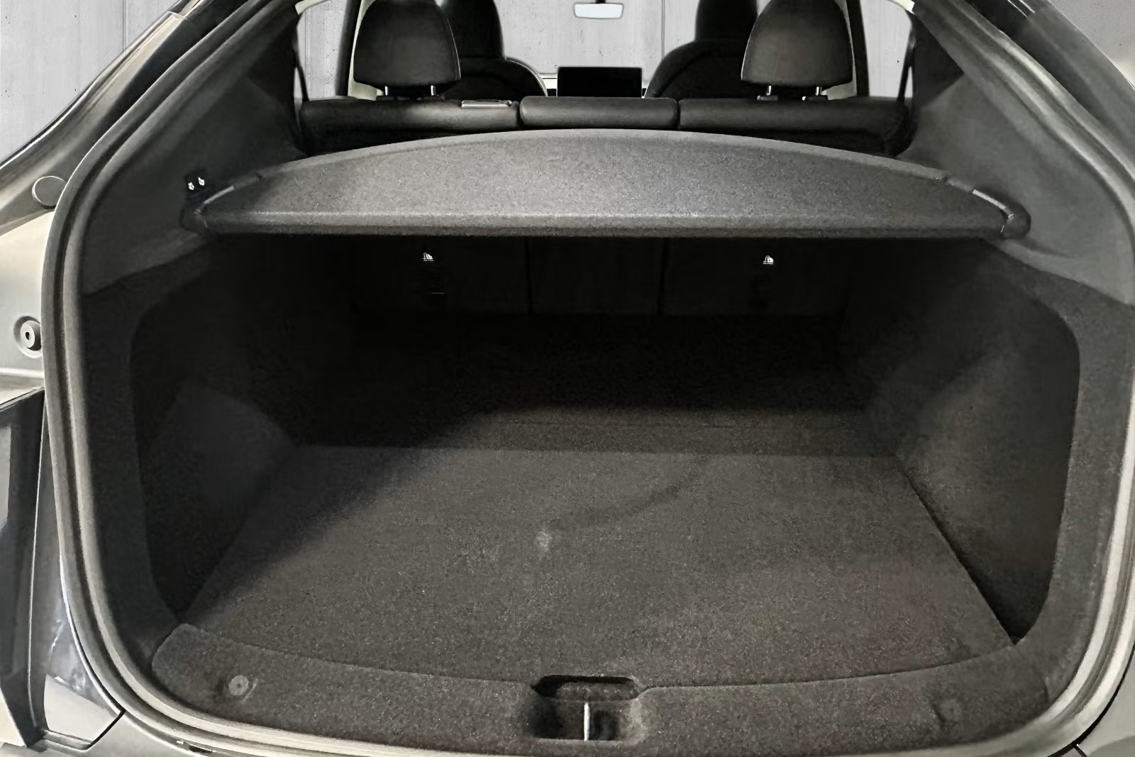 TESLA Model Y Long Range AWD Stealth Grey-image-19