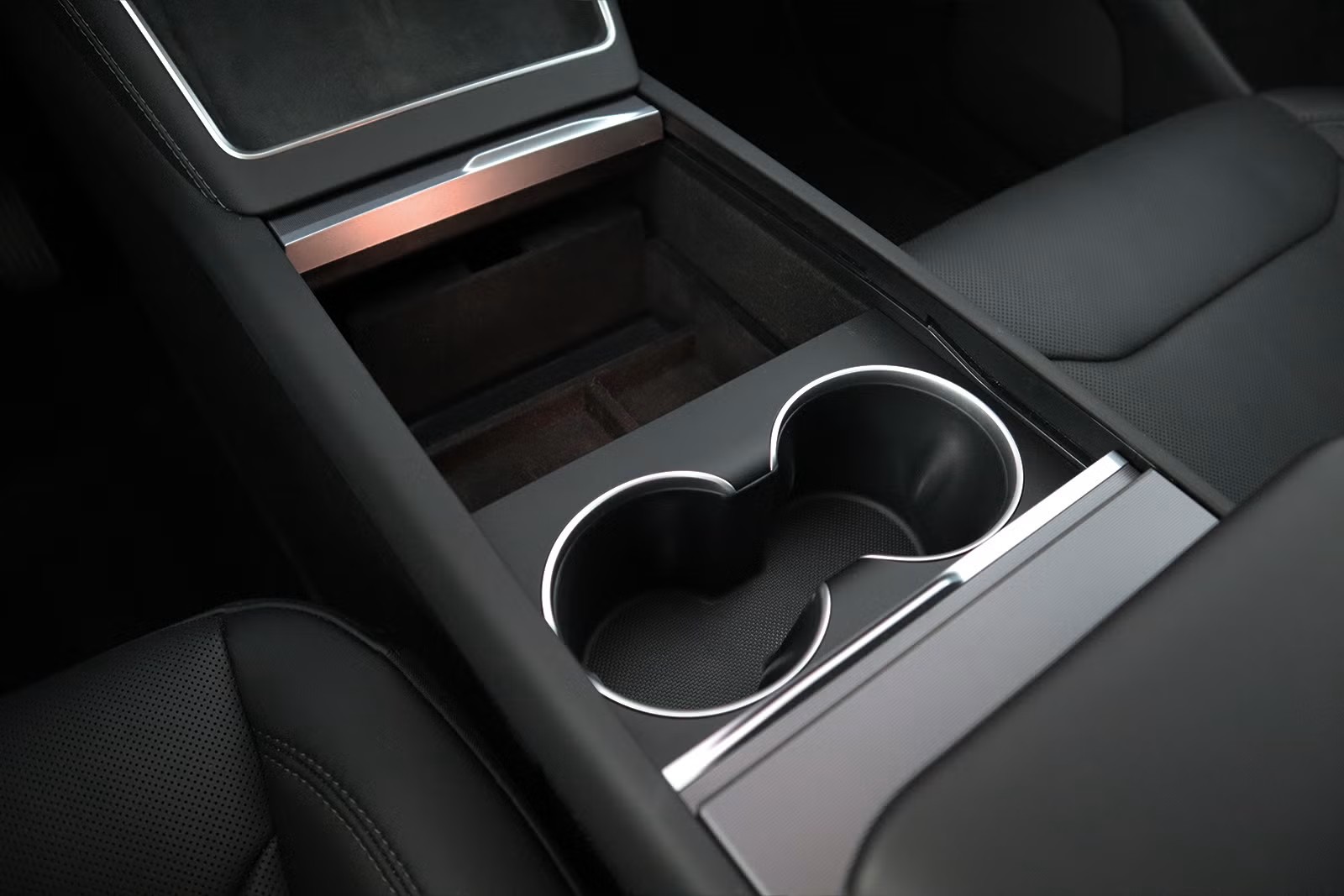 TESLA Model Y Long Range AWD Stealth Grey-image-17