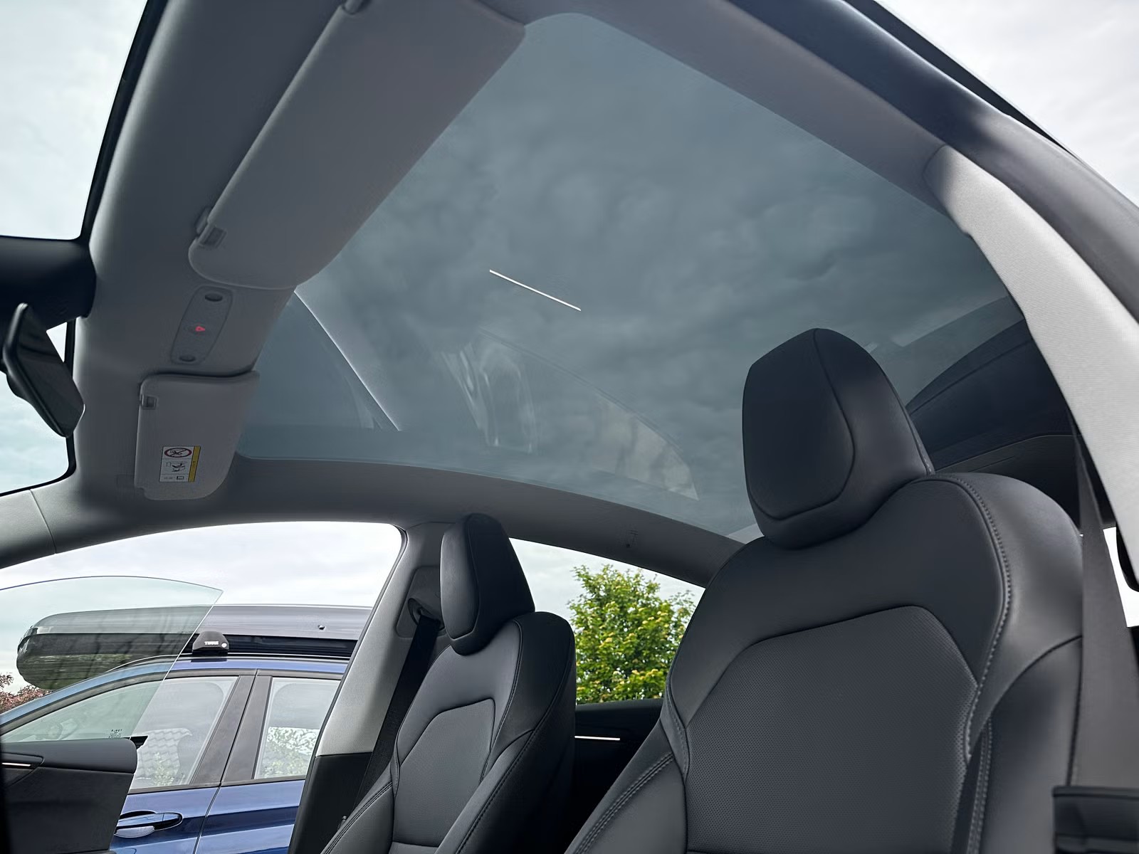 TESLA Model Y Long Range AWD Stealth Grey-image-18