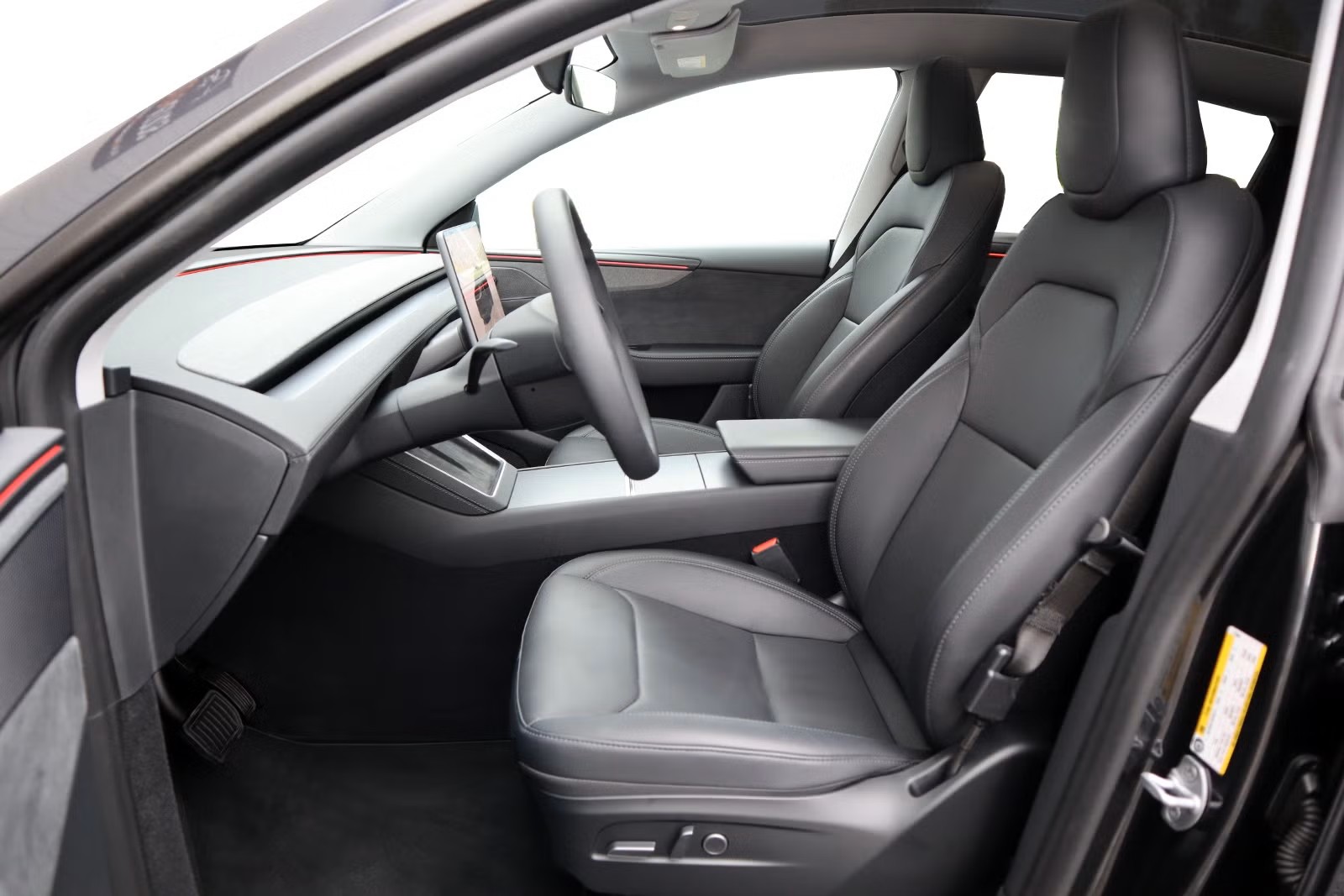 TESLA Model Y Long Range AWD Stealth Grey-image-13