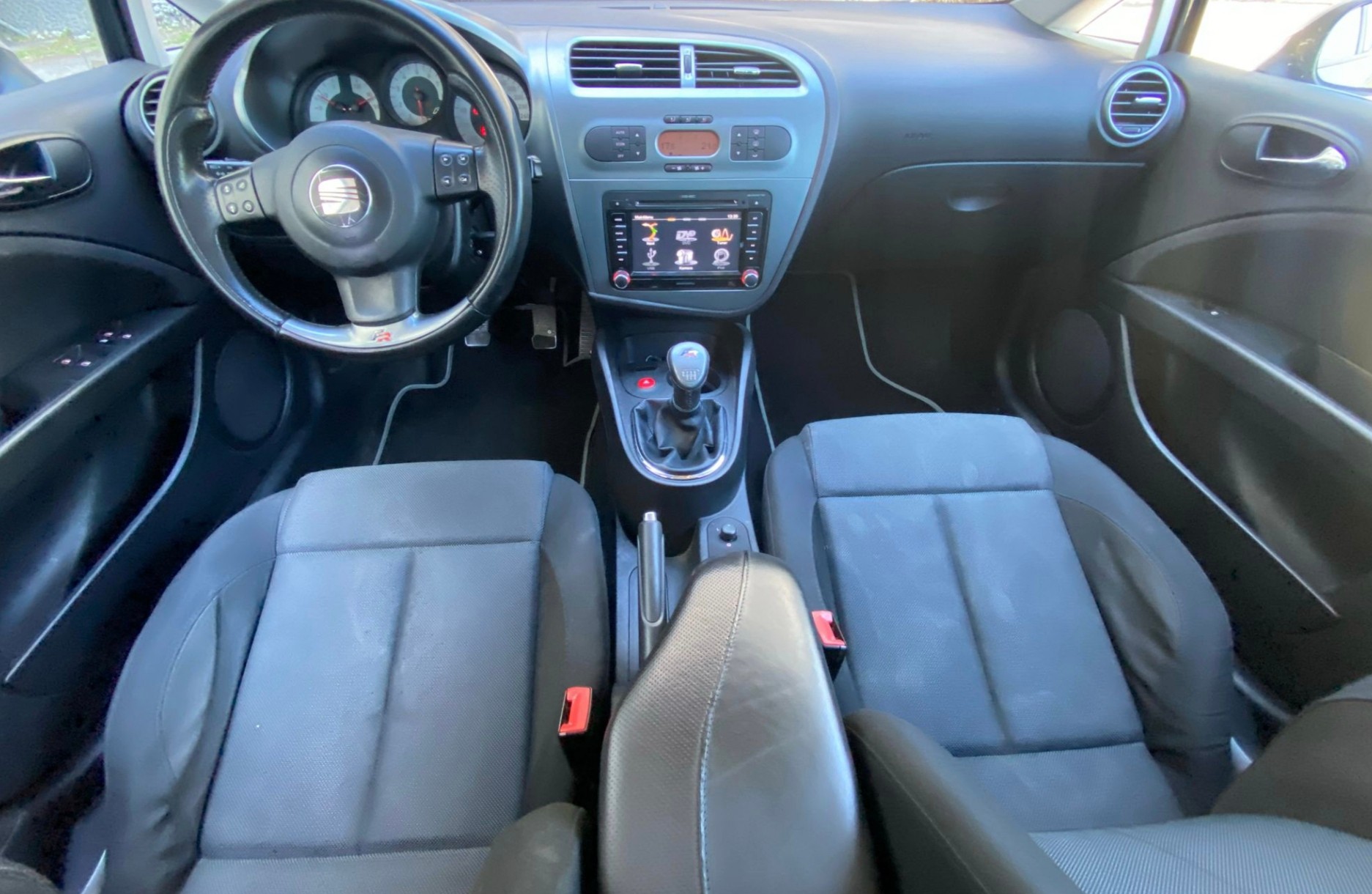 SEAT Leon 2.0 TSI FR-image-7