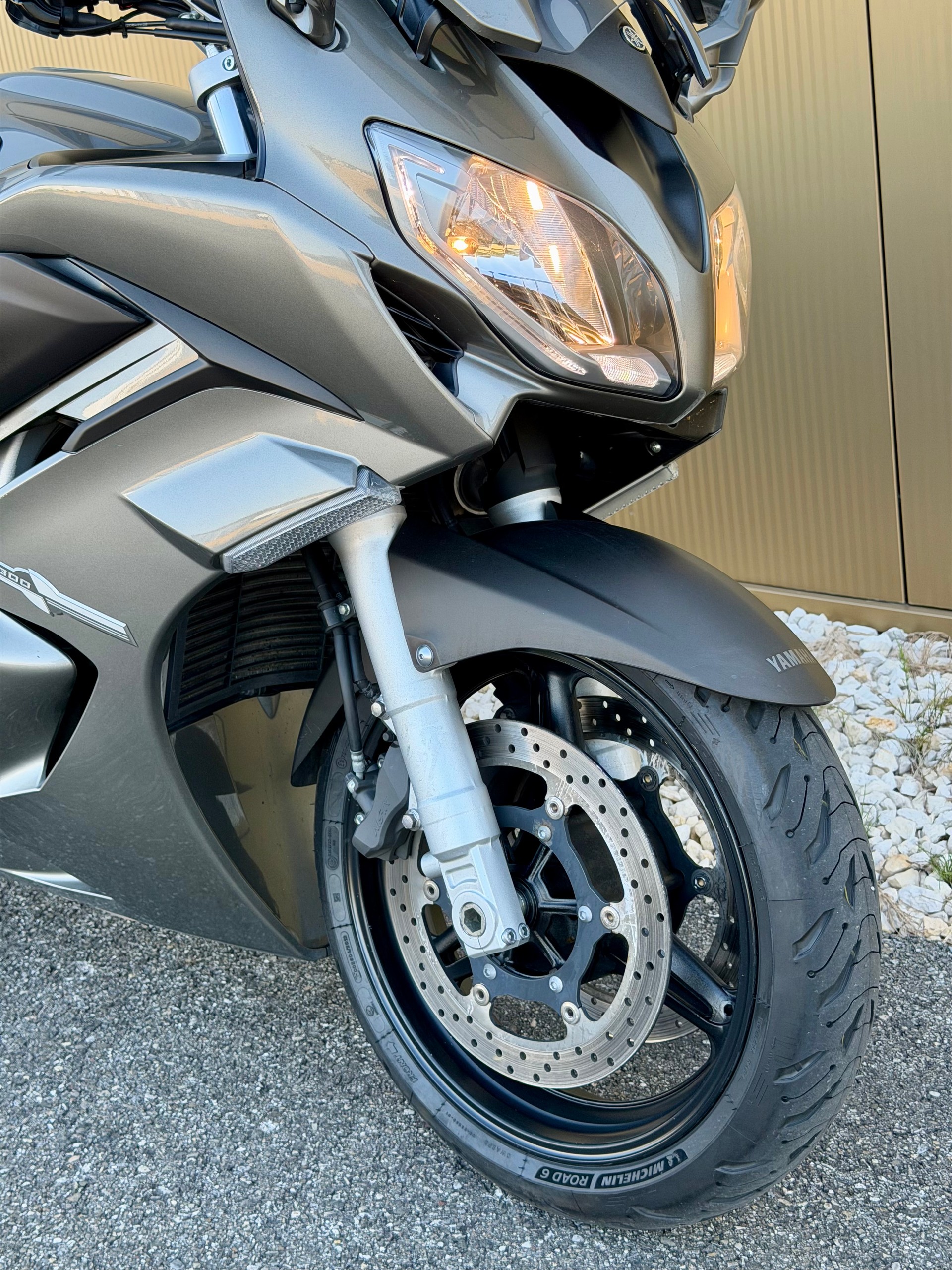 YAMAHA FJR 1300 ABS-image-1