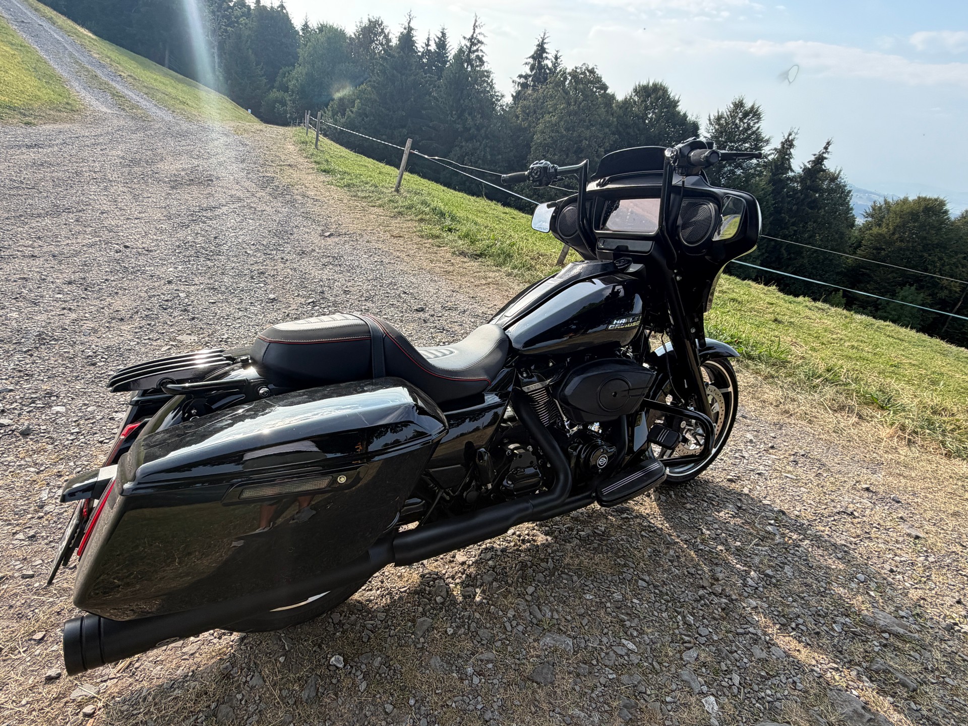 HARLEY-DAVIDSON FLHX Street Glide Black Finish 117-image-2
