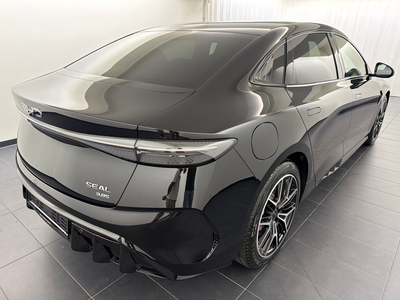 BYD Seal 82,5 kWh Excellence-showroom-element-2