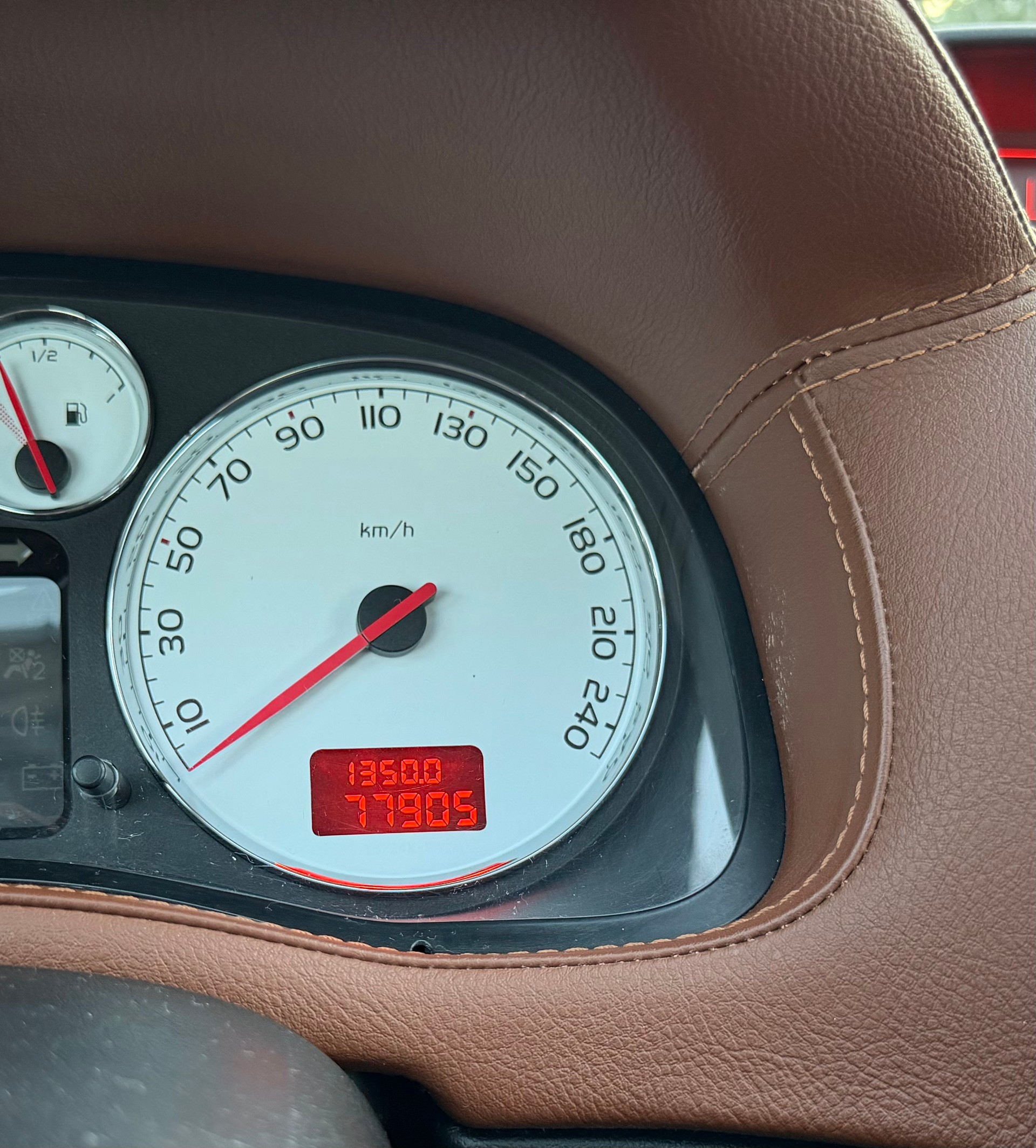 PEUGEOT 307 CC 2.0 16V Dynamic-image-15