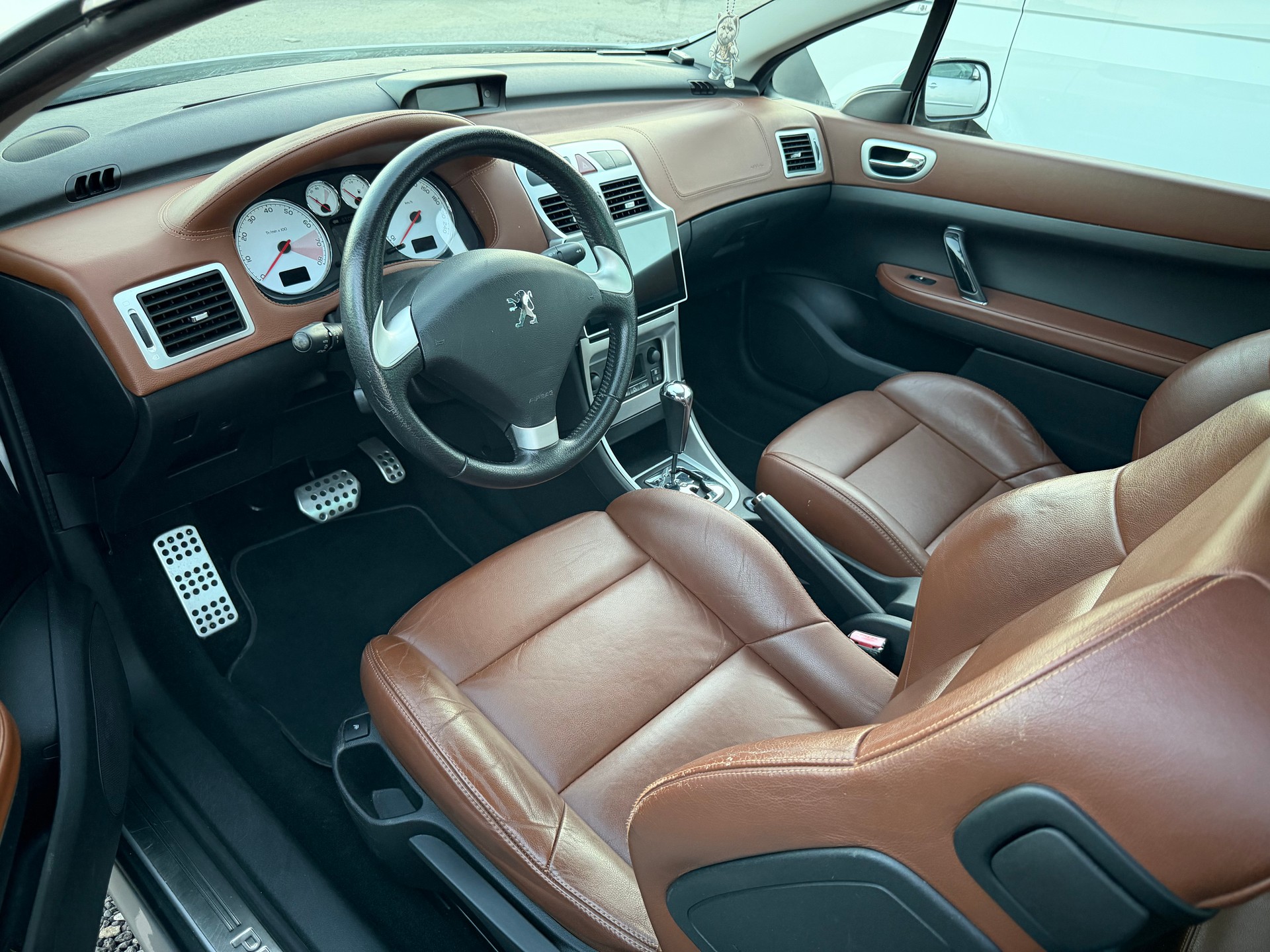 PEUGEOT 307 CC 2.0 16V Dynamic-image-12
