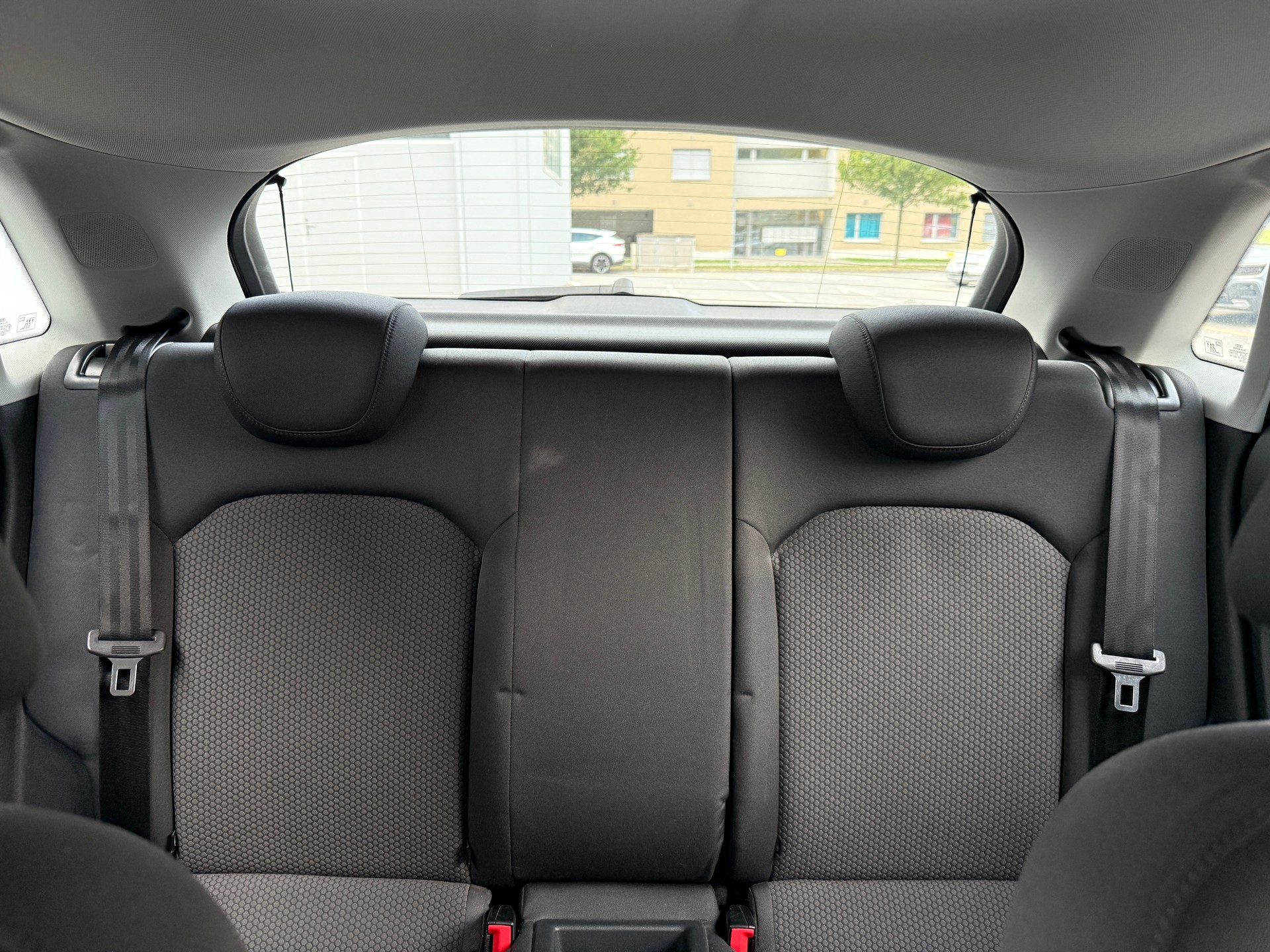 AUDI A1 Sportback 1.2 TFSI Attraction-image-18