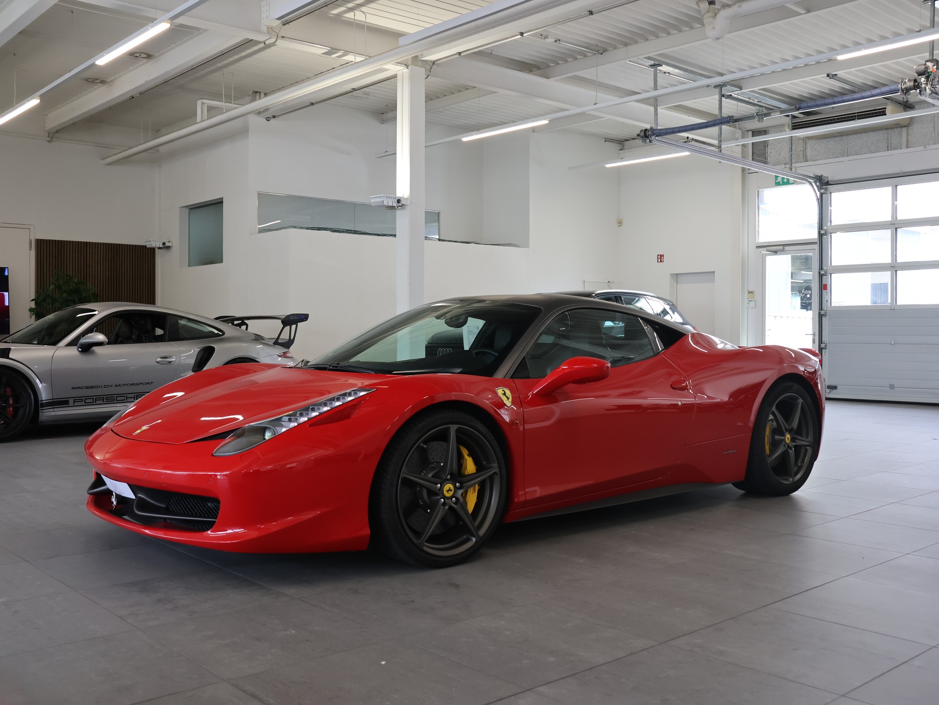 FERRARI 458 Italia 4.5 V8-showroom-element-3