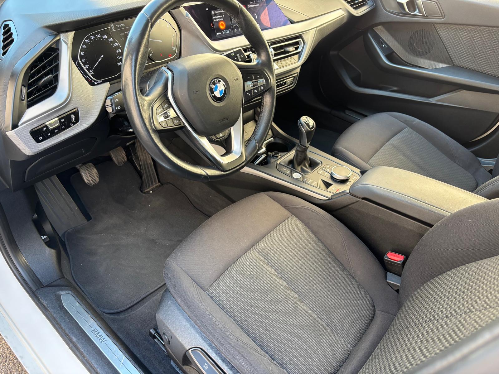 BMW 118d-image-8