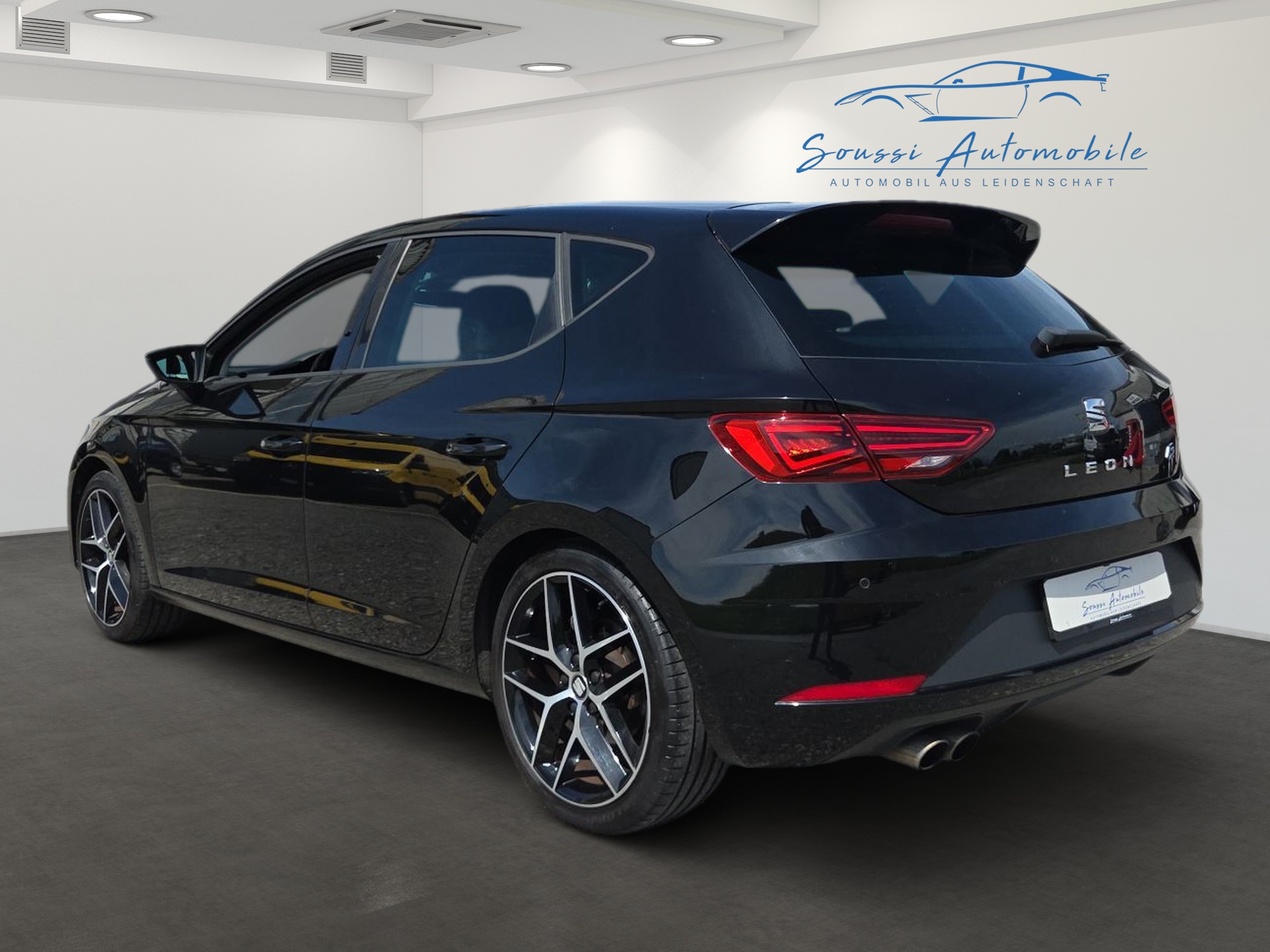 SEAT Leon 1.4 TSI FR Line-showroom-element-3