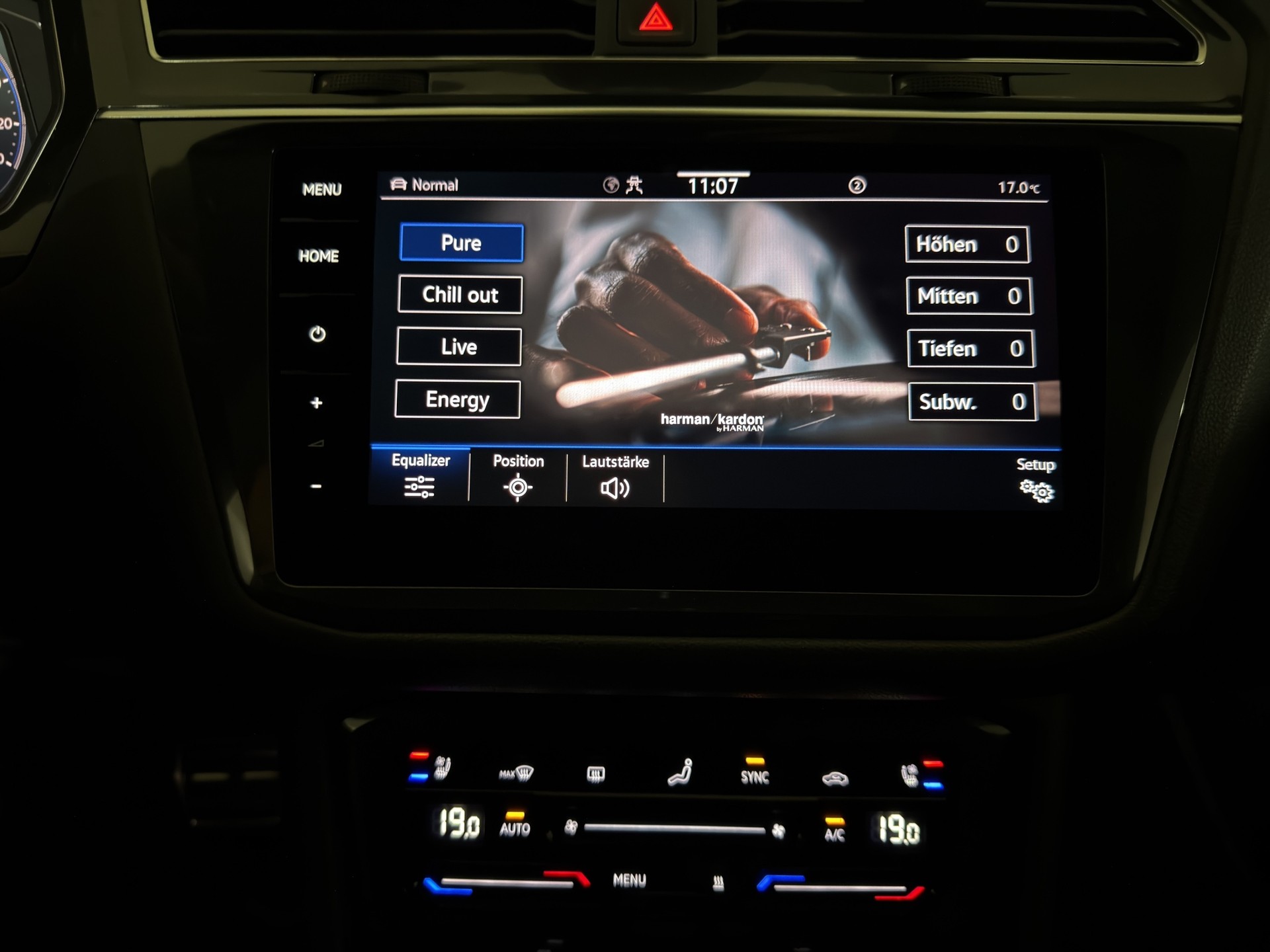 VW Tiguan Allspace 2.0TSI R-Line 4Motion DSG-image-22