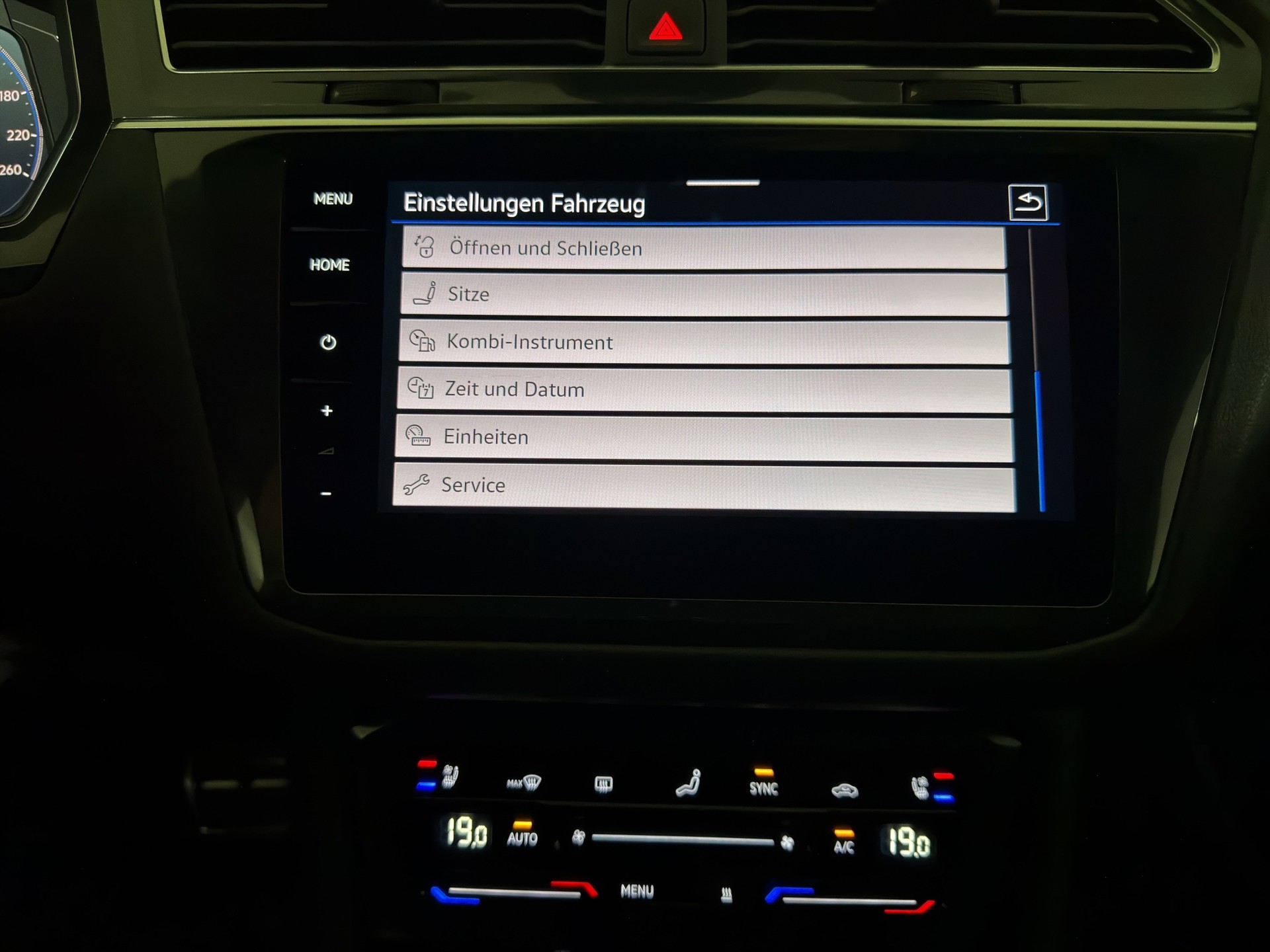 VW Tiguan Allspace 2.0TSI R-Line 4Motion DSG-image-24