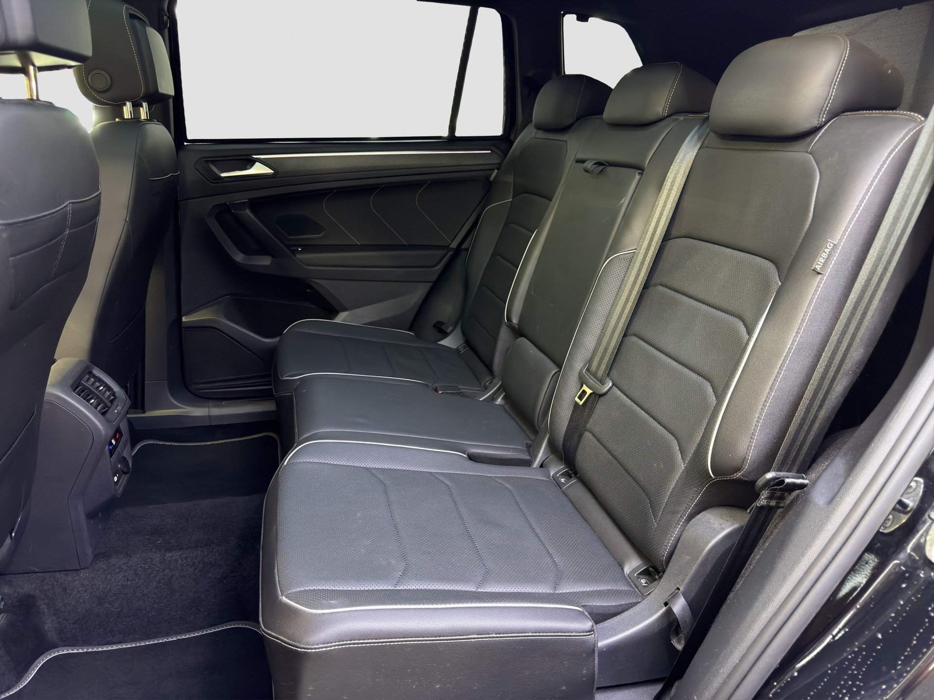 VW Tiguan Allspace 2.0TSI R-Line 4Motion DSG-image-12