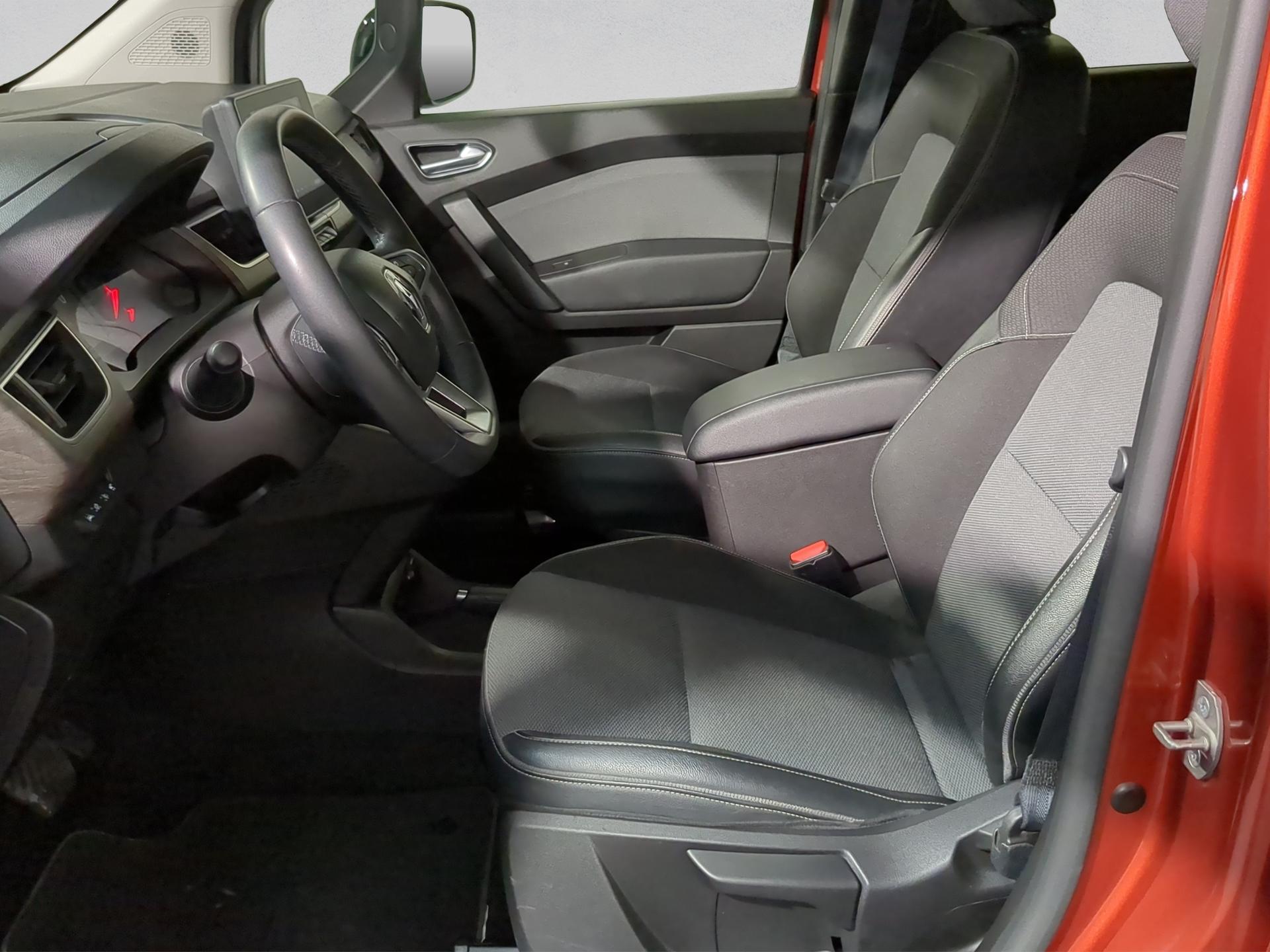 RENAULT Kangoo 1.3 TCe 130 PF Intens EDC-image-8