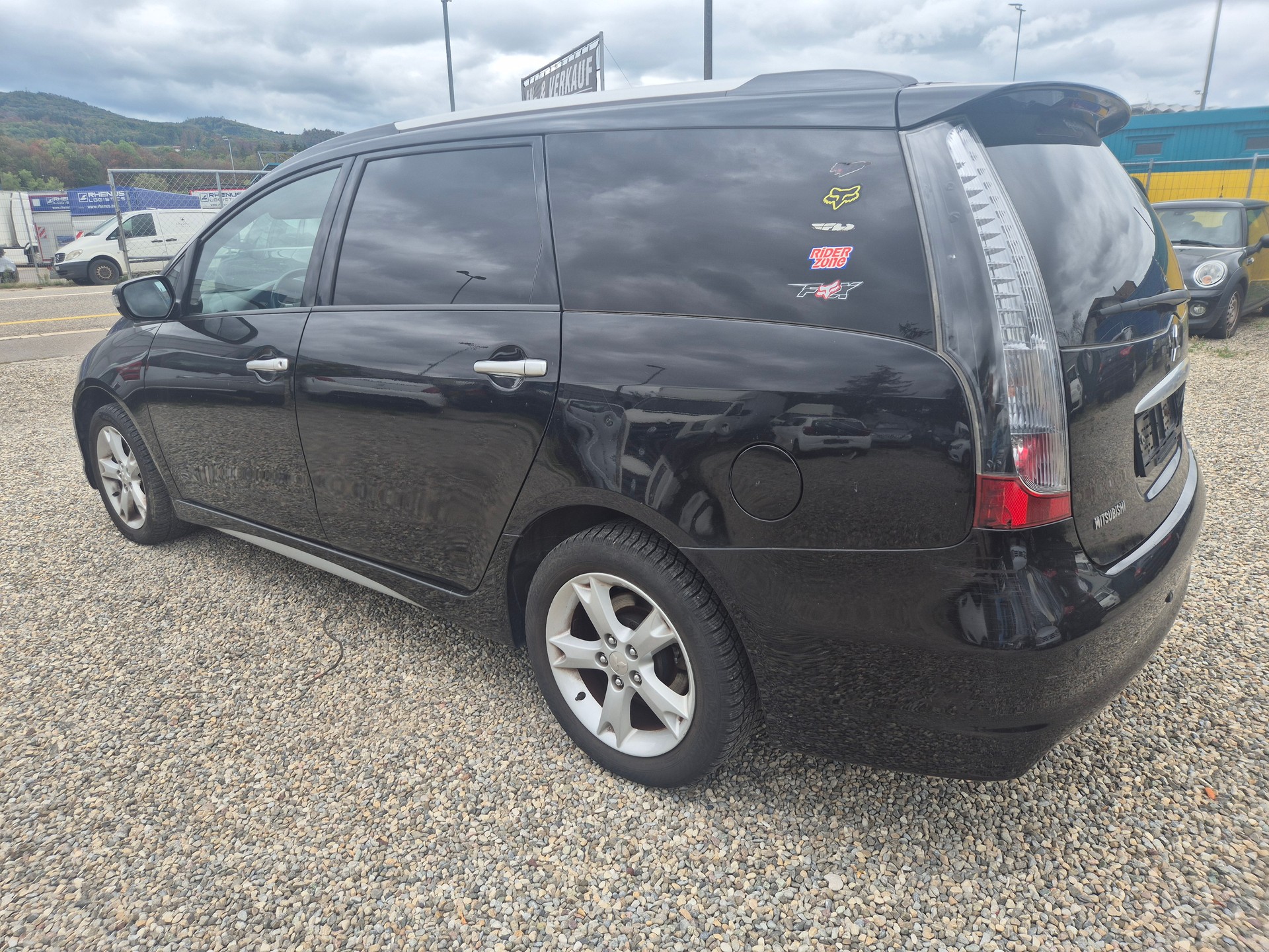 MITSUBISHI Grandis 2.4 16V Motion Automatic-image-3