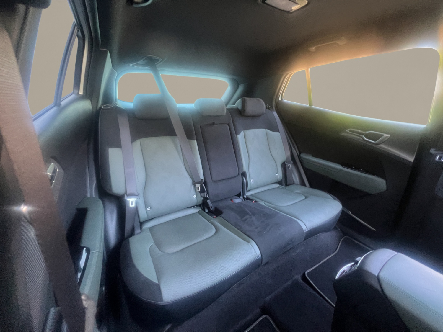 KIA Sportage 1.6 T-GDi PHEV Power Edition-image-21
