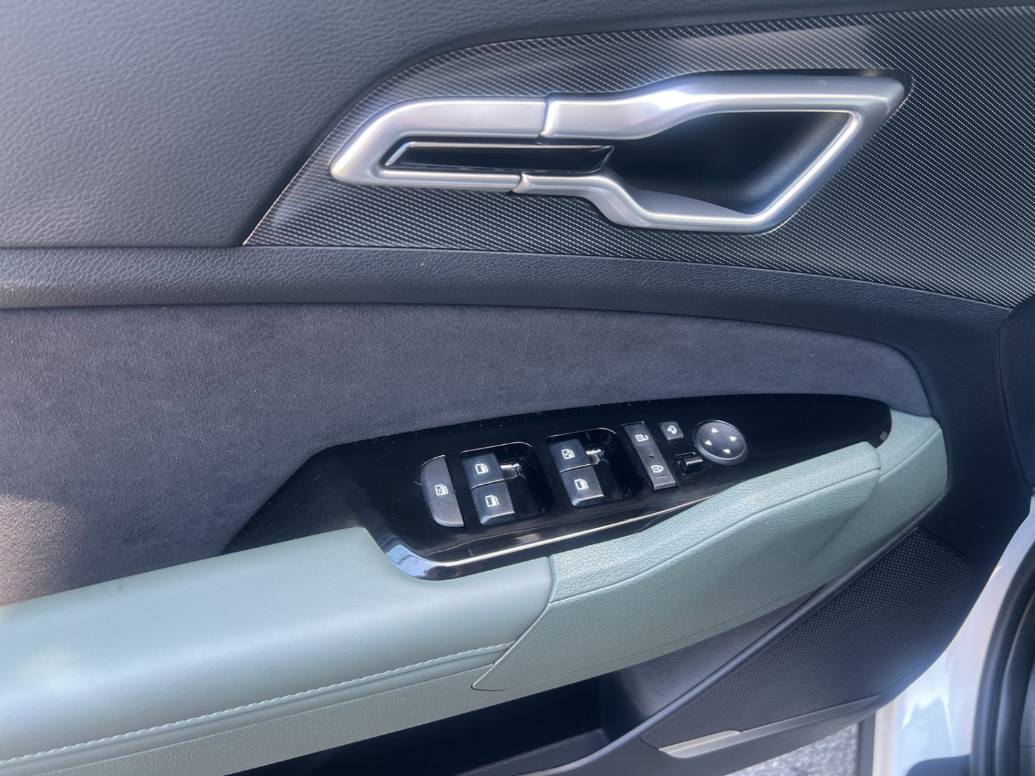 KIA Sportage 1.6 T-GDi PHEV Power Edition-image-18