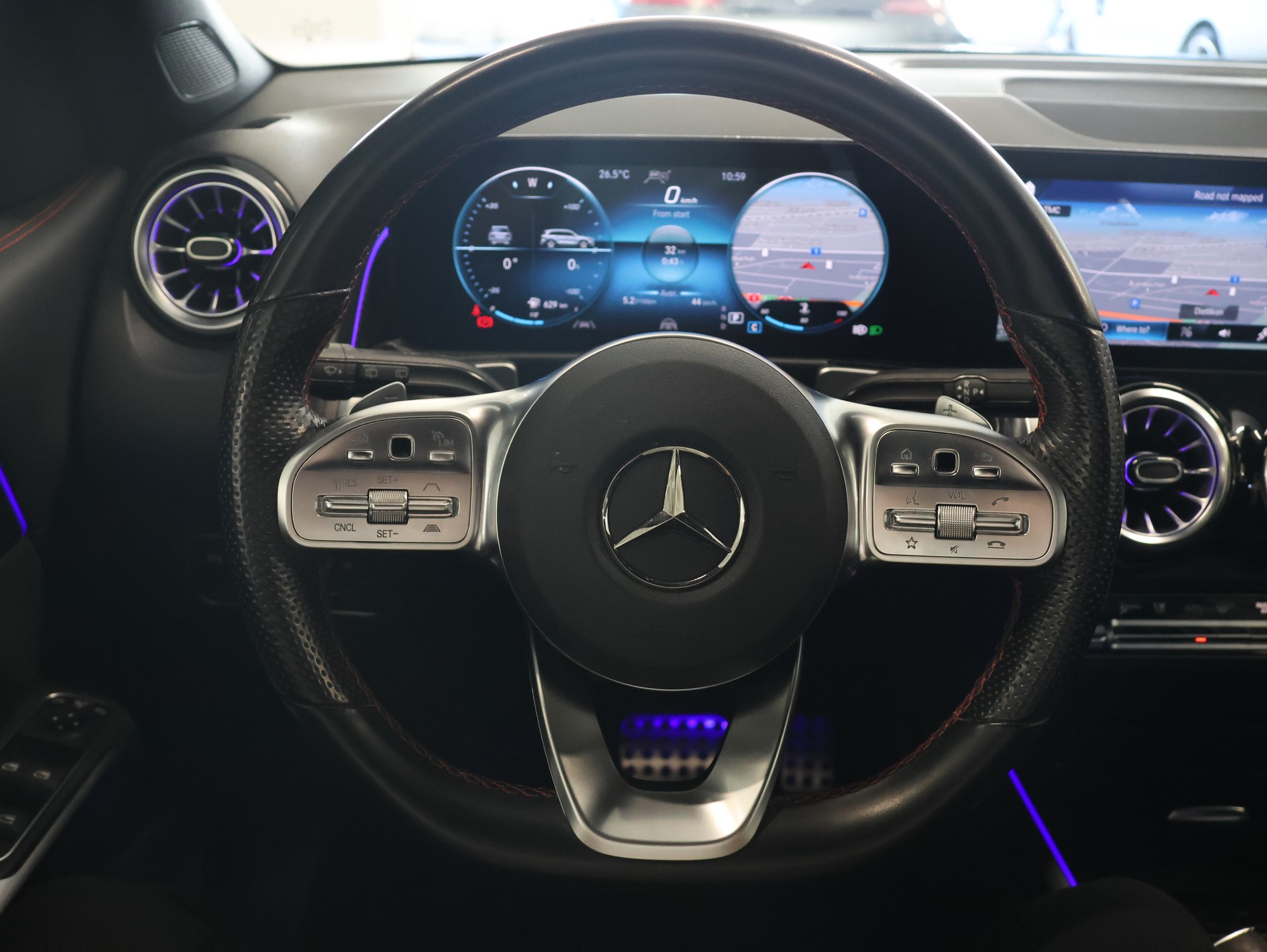 MERCEDES-BENZ GLB 200 d 4Matic AMG Line 8G-Tronic *WERKSGARANTIE 06.2027*-image-16