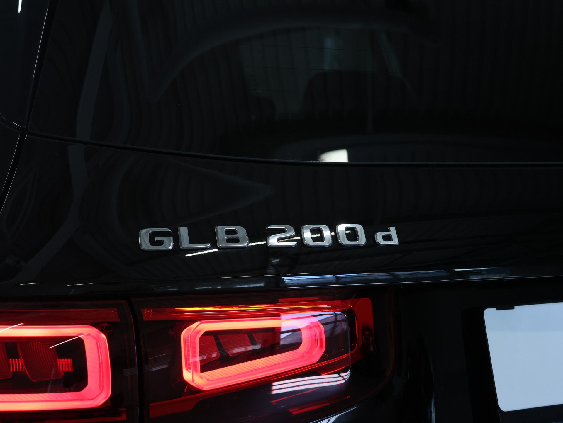 MERCEDES-BENZ GLB 200 d 4Matic AMG Line 8G-Tronic *WERKSGARANTIE 06.2027*-image-33