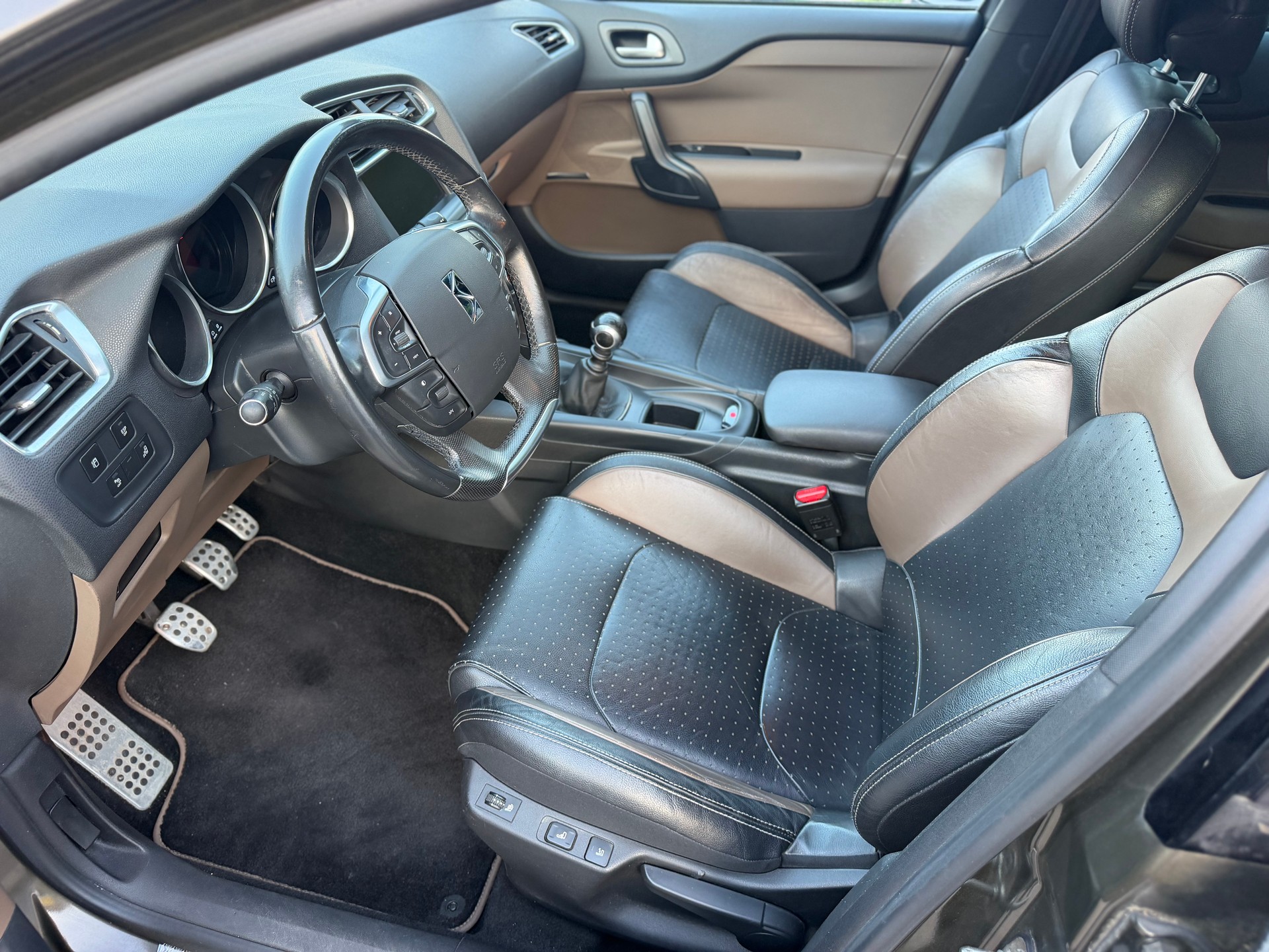 DS AUTOMOBILES DS4 1.6 THP Sport Chic-image-9