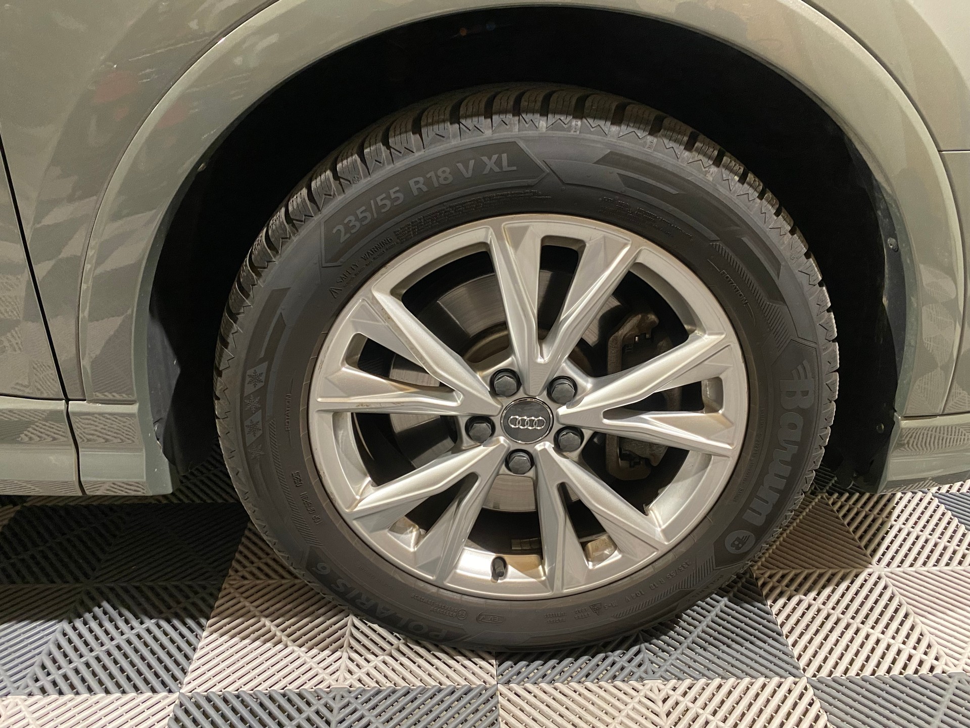 AUDI Q3 40 TFSI S line quattro S-tronic-image-8