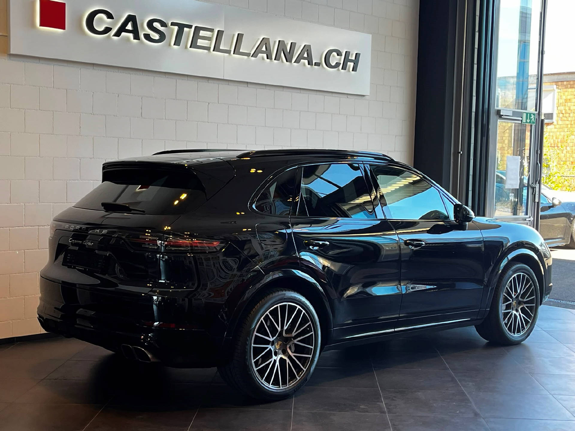PORSCHE Cayenne 4.0 V8 Turbo-image-4