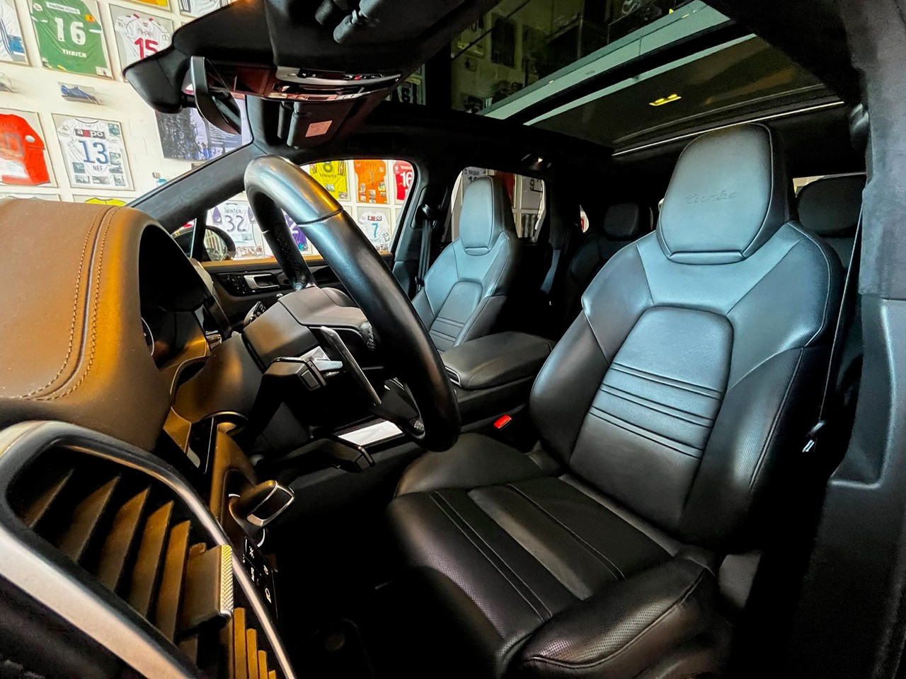 PORSCHE Cayenne 4.0 V8 Turbo-image-12