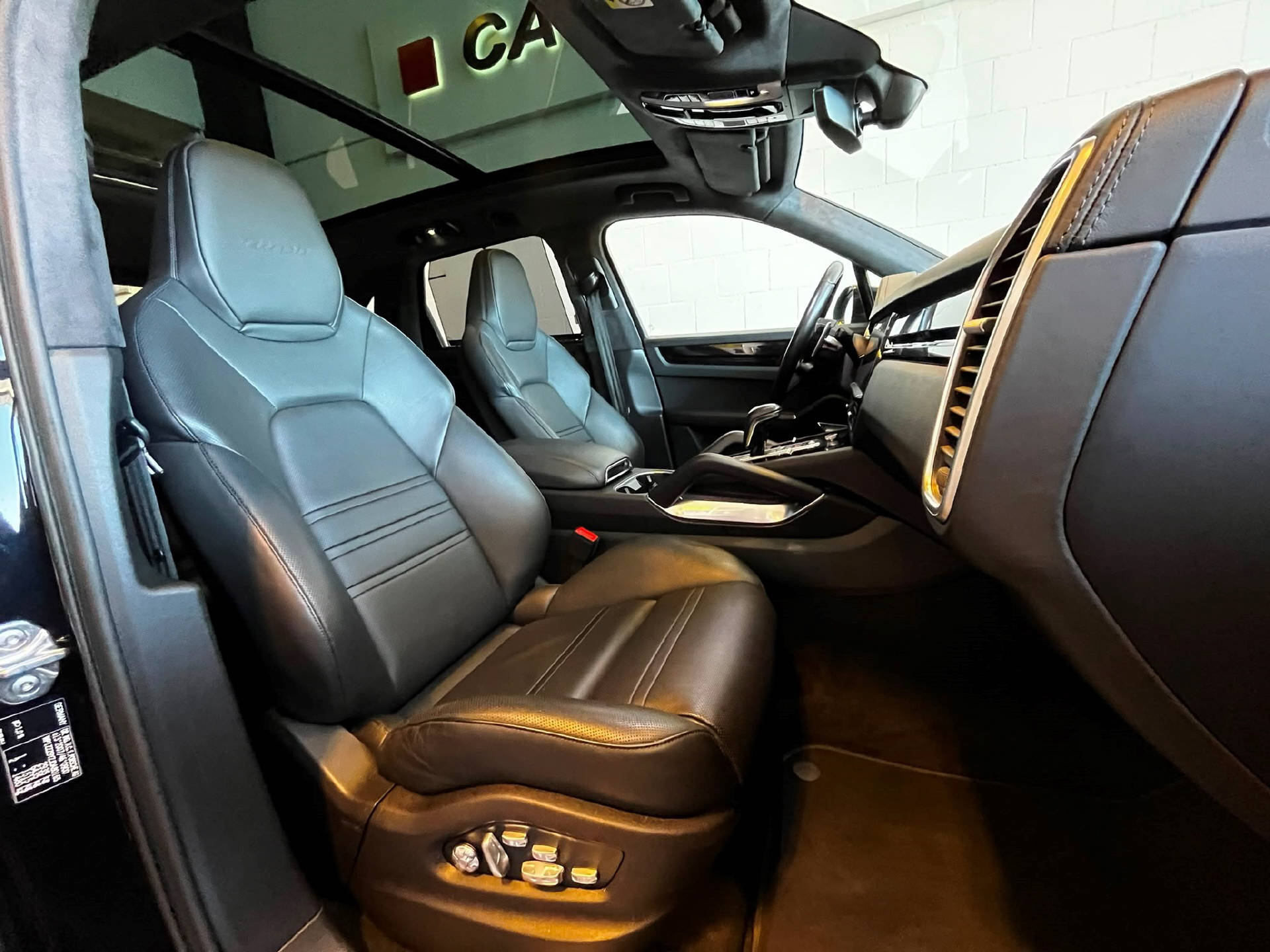 PORSCHE Cayenne 4.0 V8 Turbo-image-13