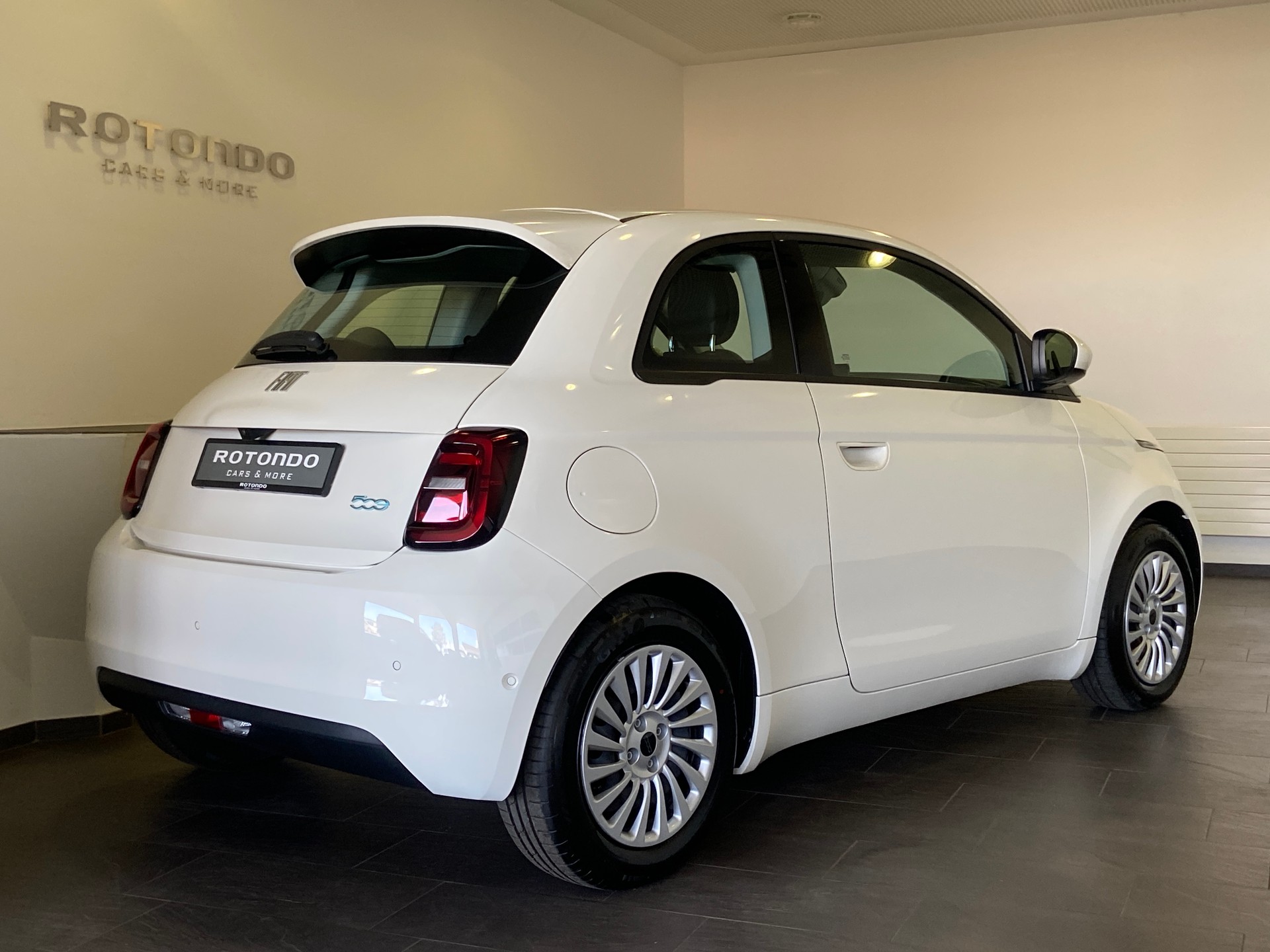 FIAT 500 electric 118PS Vita-showroom-element-1