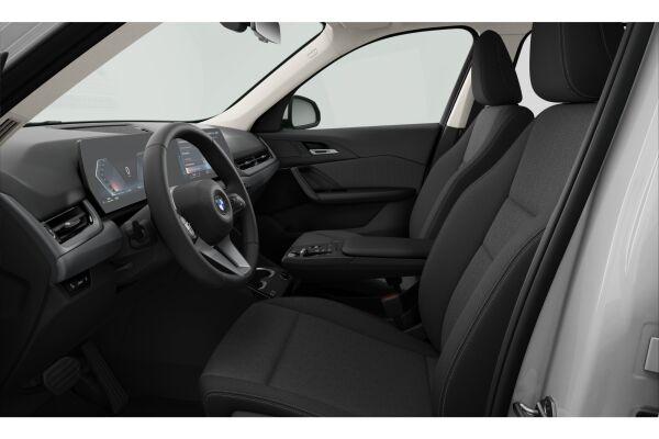 BMW X1 18d sDrive U11 (CH)-showroom-element-2