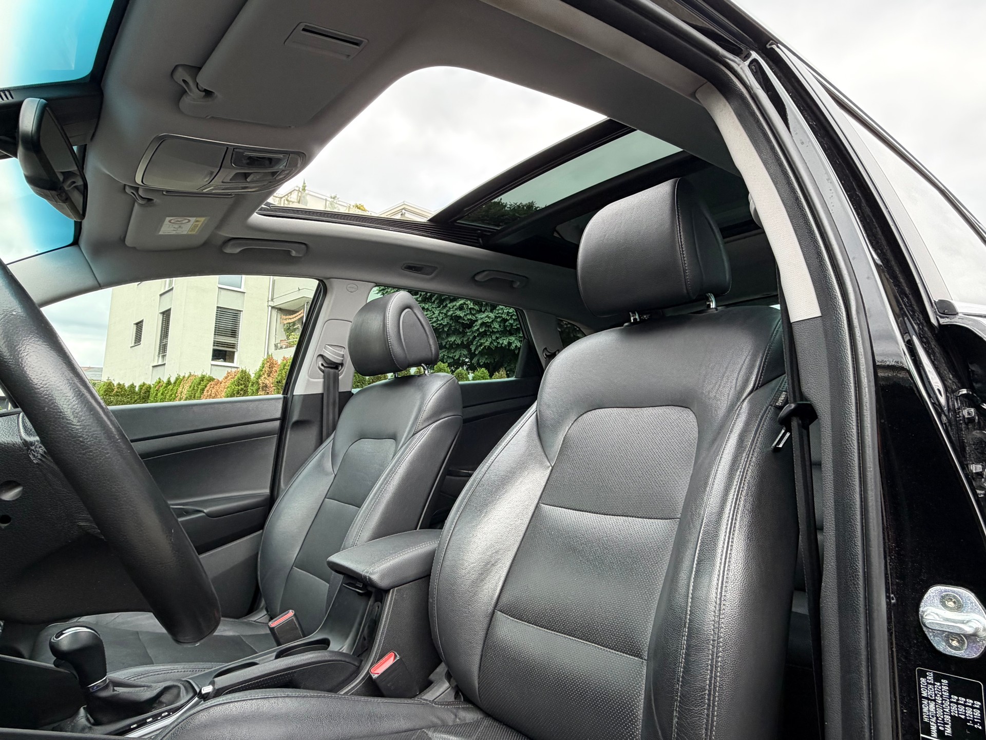 HYUNDAI Tucson 2.0 CRDI Vertex 4WD Automatic / PANORAMADACH / KAMERA / 8 FACH / FRISCH AB MFK-image-10