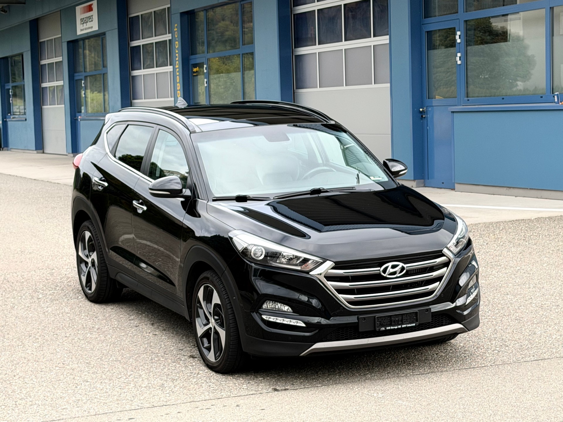 HYUNDAI Tucson 2.0 CRDI Vertex 4WD Automatic / PANORAMADACH / KAMERA / 8 FACH / FRISCH AB MFK