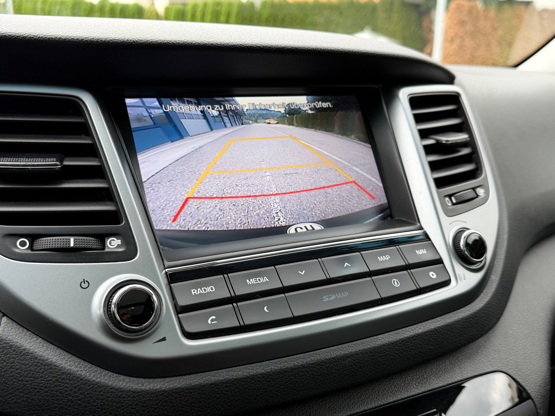 HYUNDAI Tucson 2.0 CRDI Vertex 4WD Automatic / PANORAMADACH / KAMERA / 8 FACH / FRISCH AB MFK-image-11