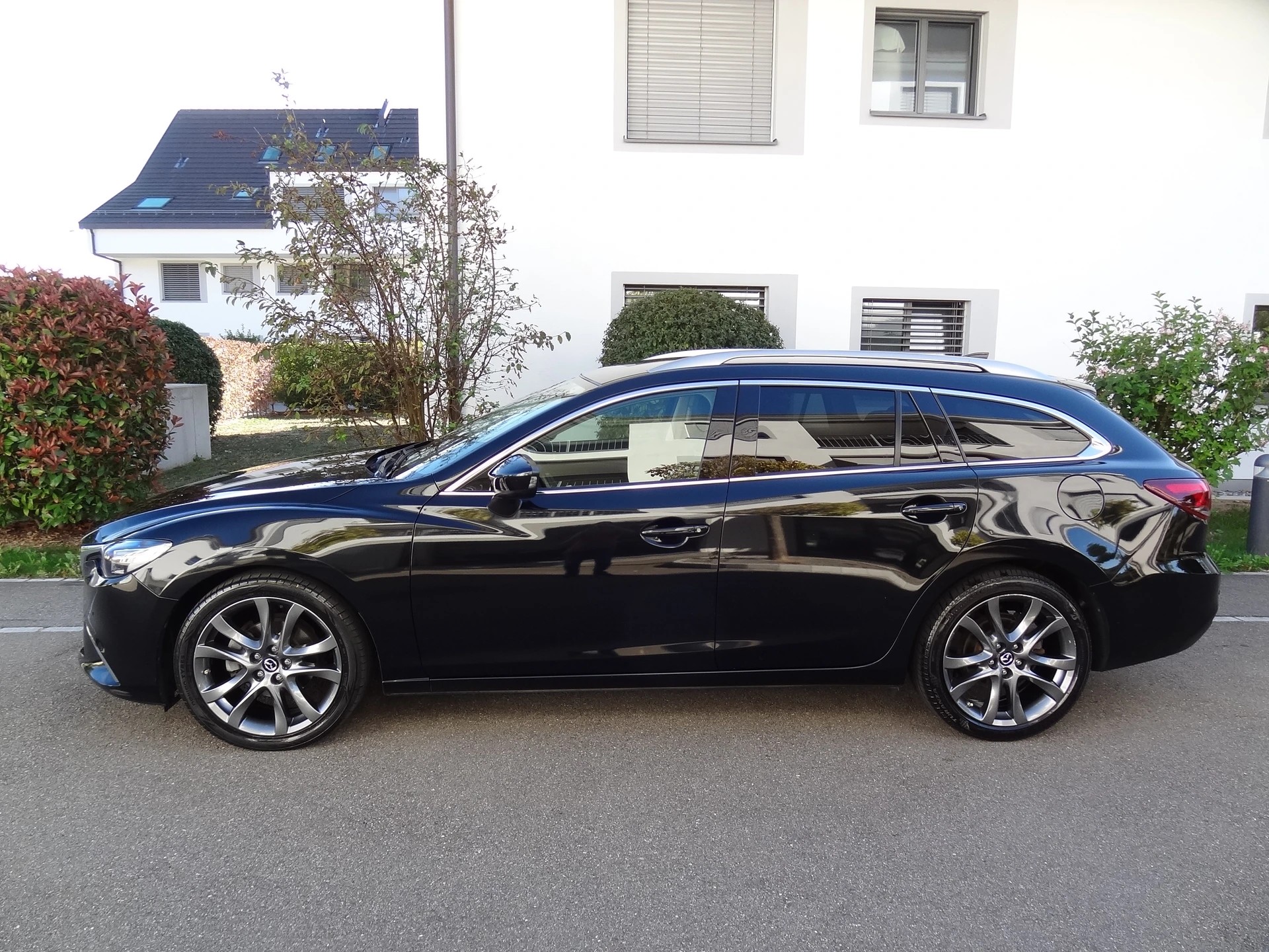 MAZDA 6 SW 2.2 D Revolution AWD Automatic Skyactive-D-showroom-element-1