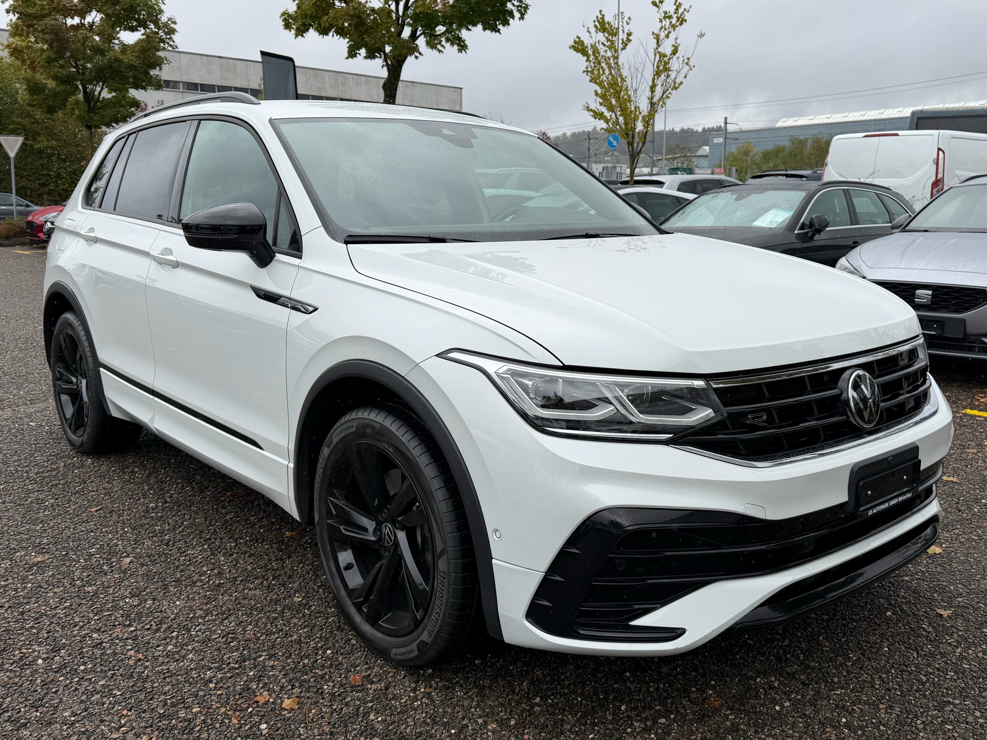 VW Tiguan 2.0TSI R-Line 4Motion DSG-showroom-element-2