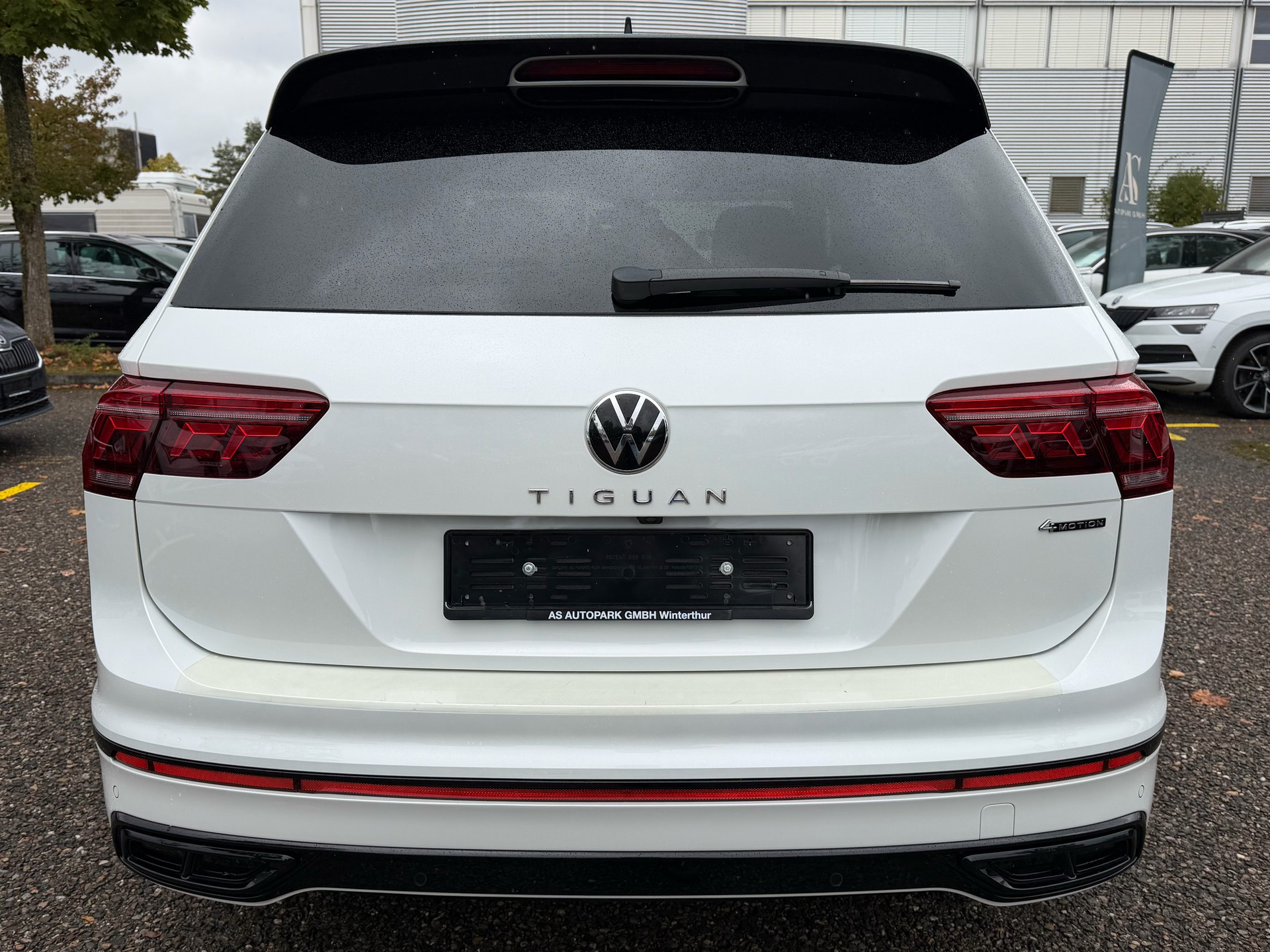 VW Tiguan 2.0TSI R-Line 4Motion DSG-image-5